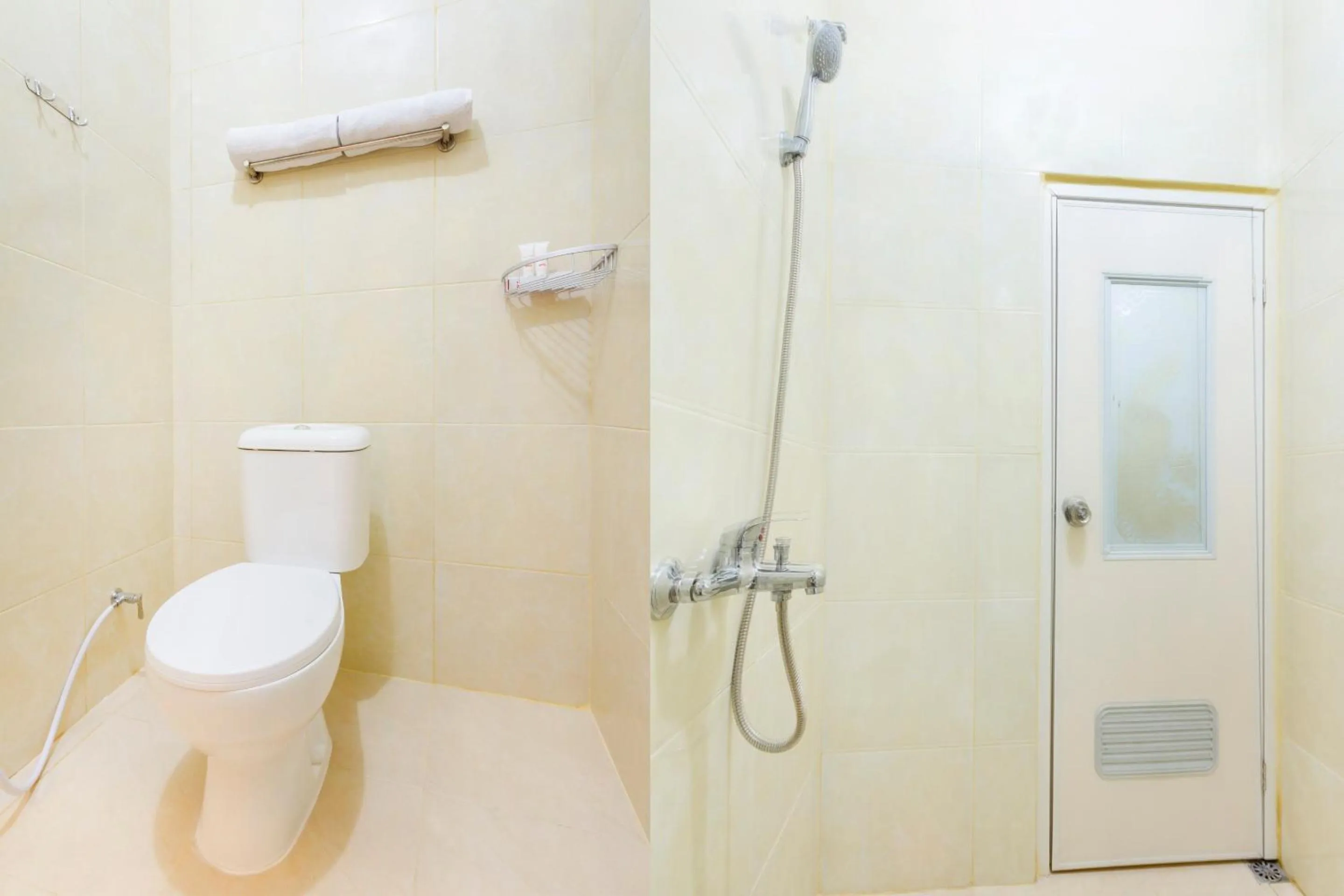 Bathroom in Hotel O Yogyakarta near Universitas Gadjah Mada formerly Sellinas Guesthouse