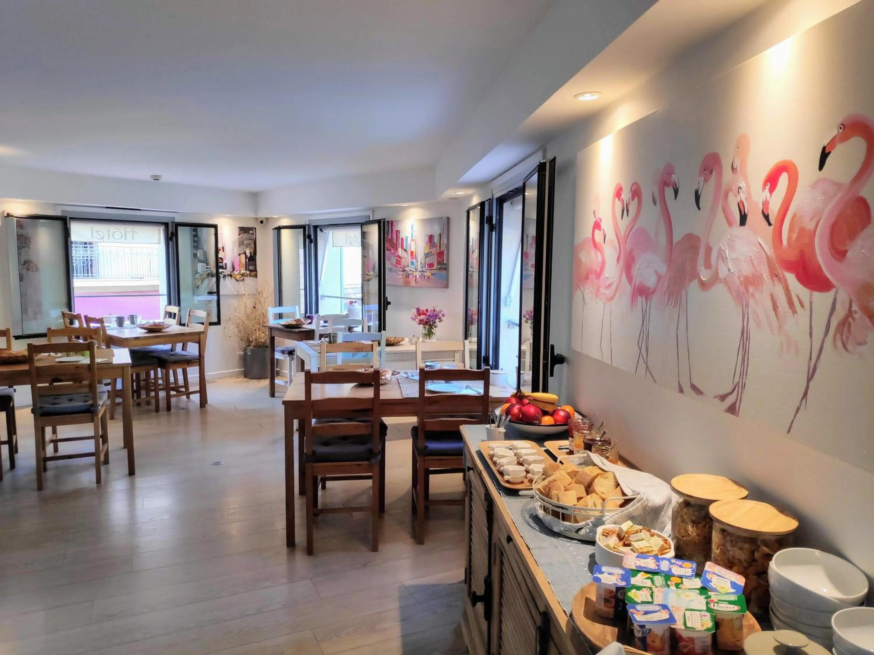 Food and drinks in Boutique Hôtel La Victoire - Vence centre