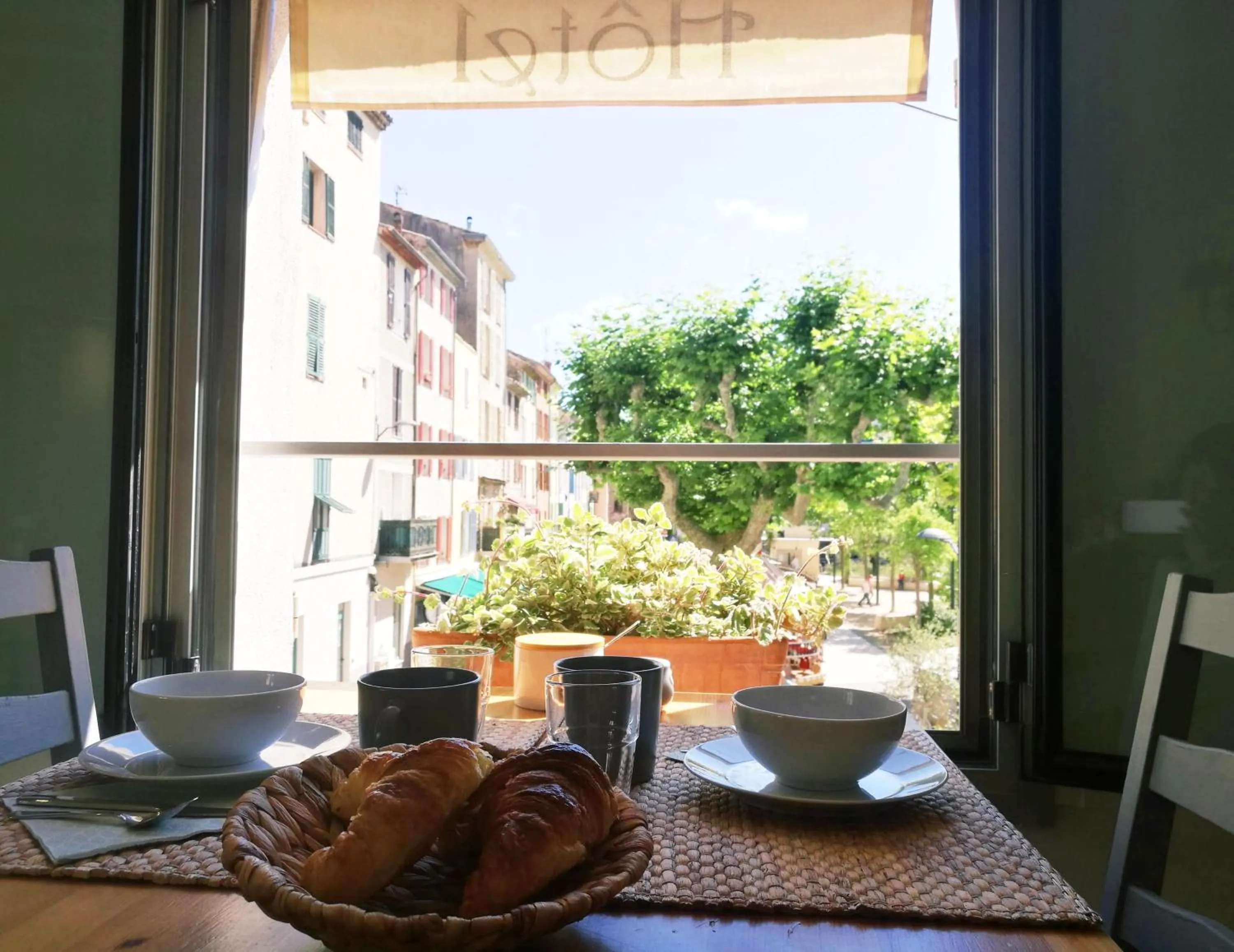 Food in Boutique Hôtel La Victoire - Vence centre