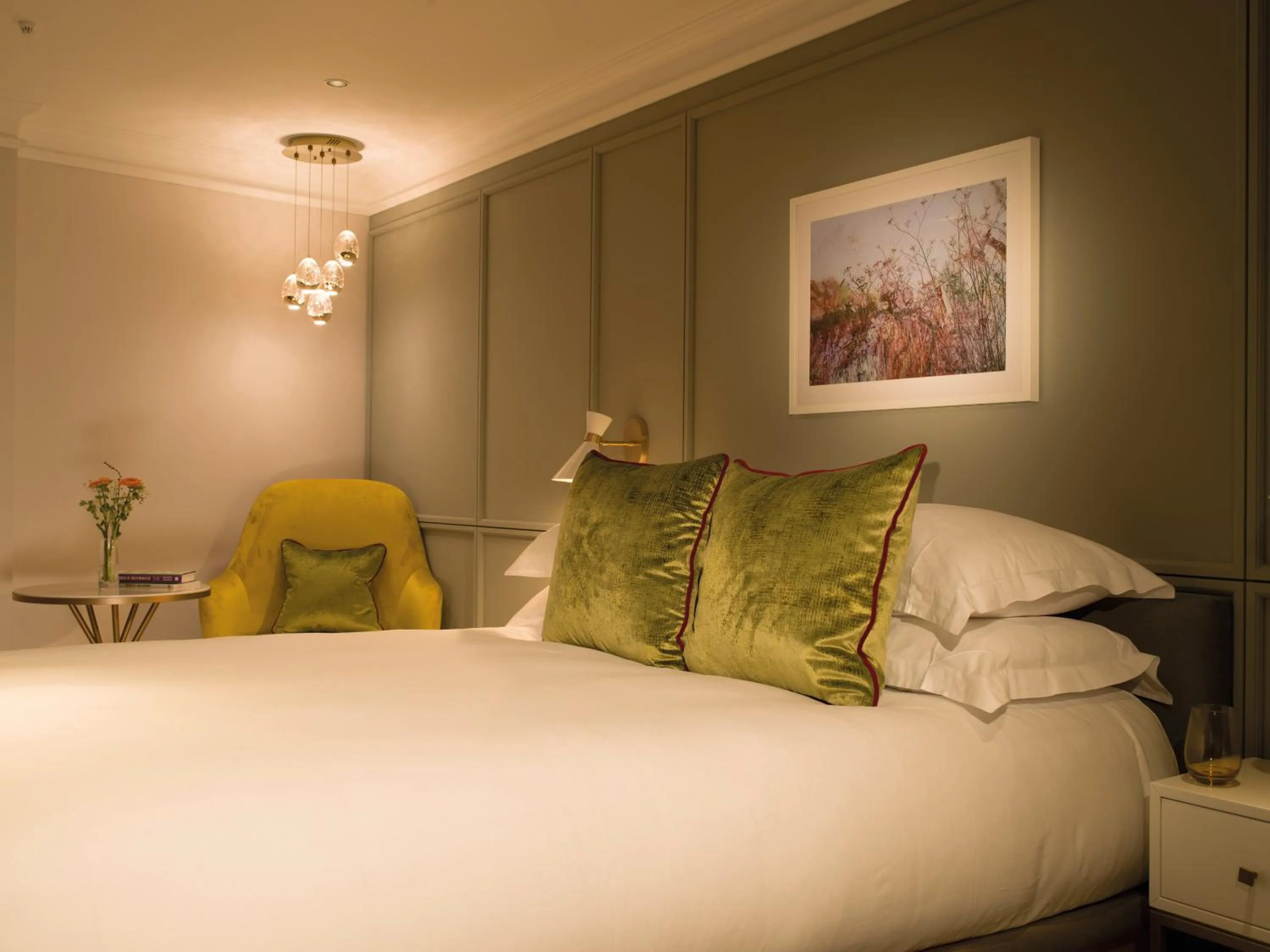 Bed in The Guardsman - Preferred Hotels and Resorts