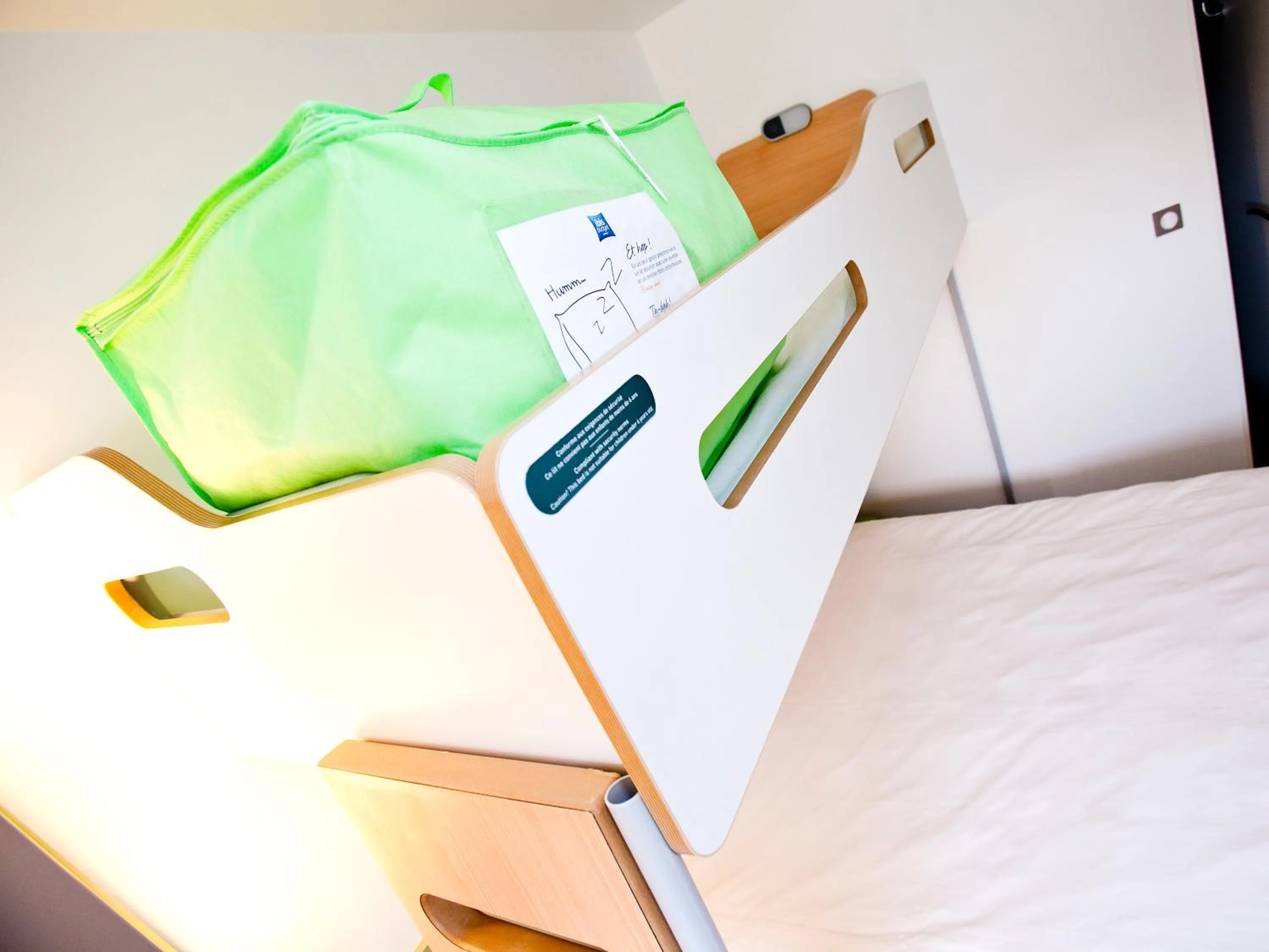 Bedroom, Bed in Ibis Budget Sarrebourg Buhl