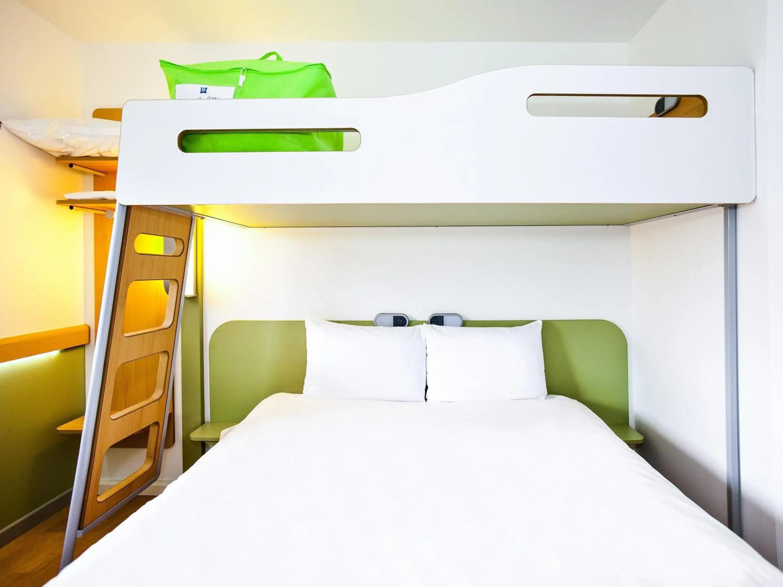 Triple Room with One Double Bed and One Bunk Bed in Ibis Budget Sarrebourg Buhl Triple Room with One Double Bed and One Bunk Bed in Ibis Budget Sarrebourg Buhl