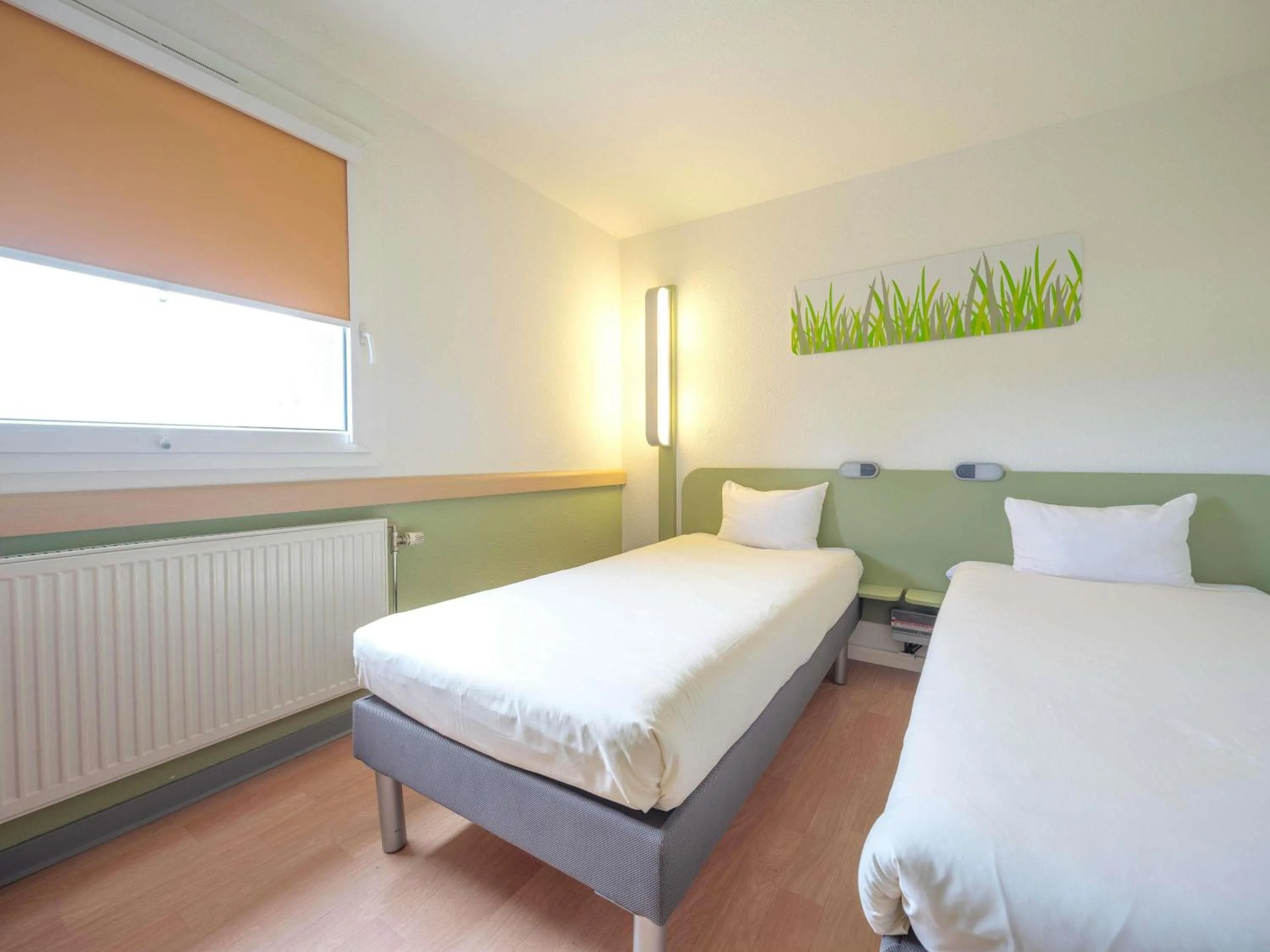 Bedroom, Bed in Ibis Budget Sarrebourg Buhl