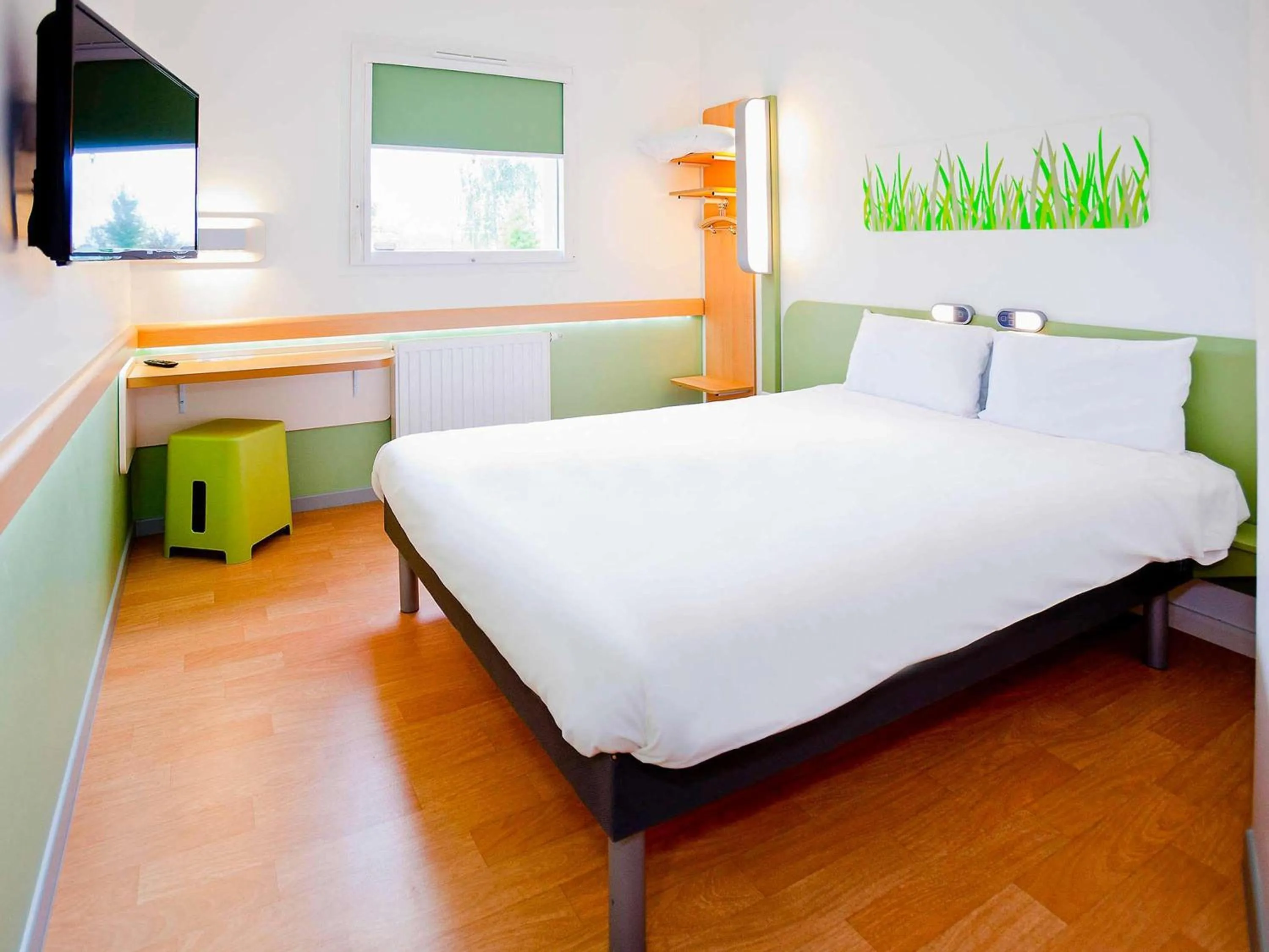 Bedroom, Bed in Ibis Budget Sarrebourg Buhl