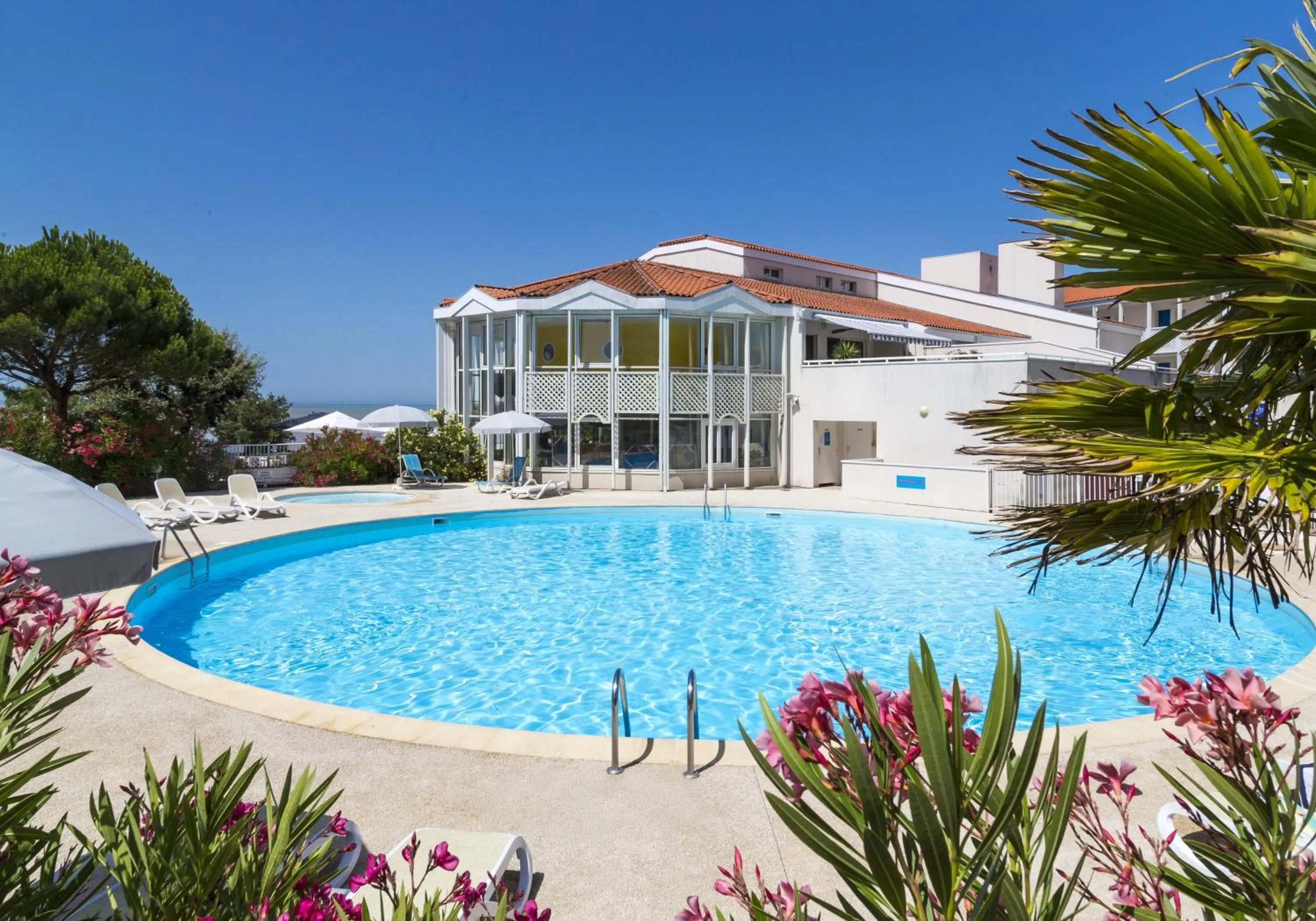 Swimming pool in Résidence Odalys Les Terrasses de Fort Boyard