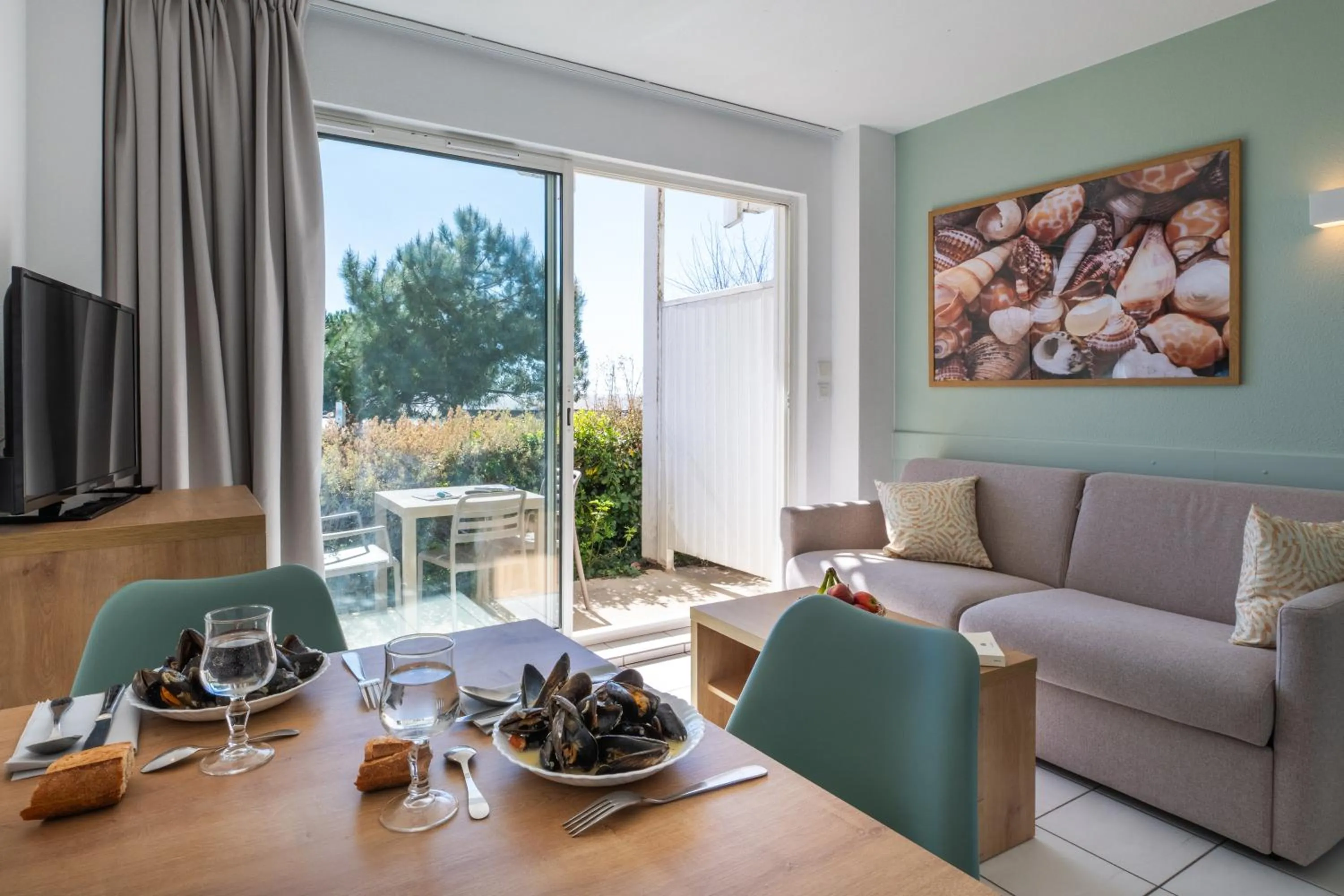 Dining area in Résidence Odalys Les Terrasses de Fort Boyard