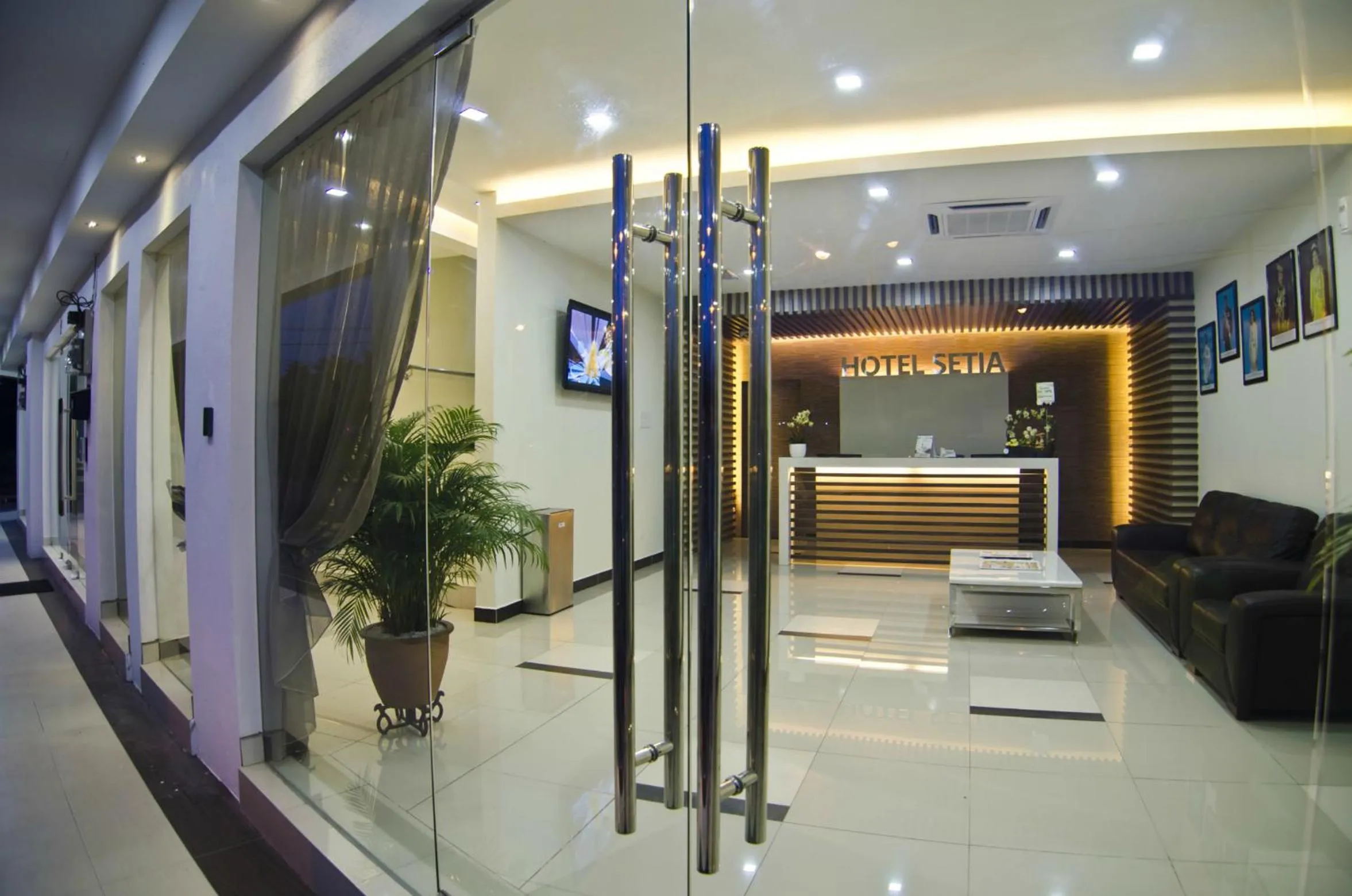 Facade/entrance in Hotel Setia