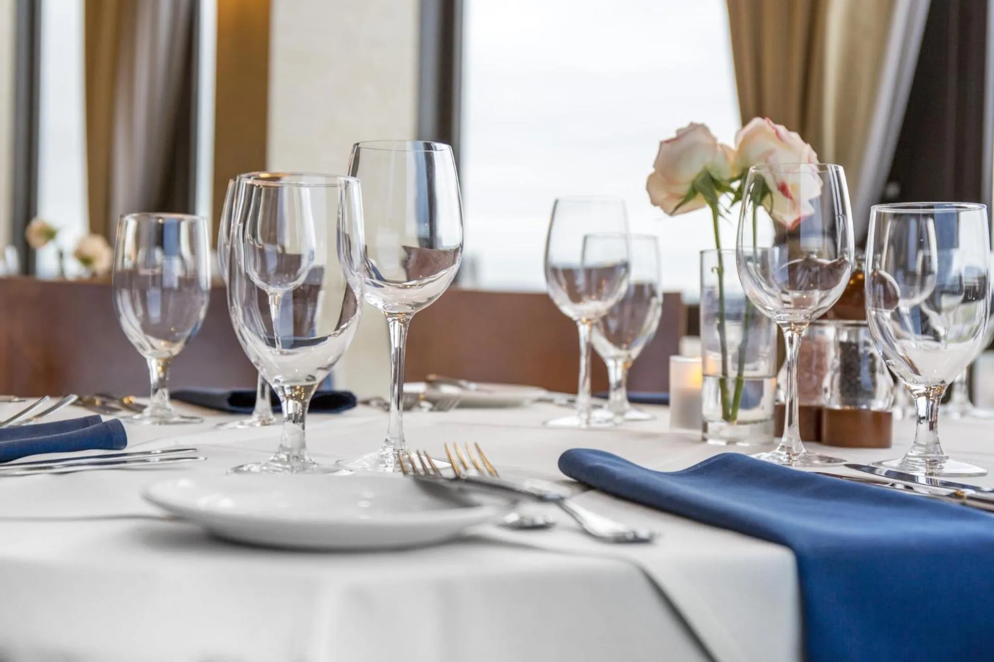 Restaurant/places to eat in Omni New Haven Hotel at Yale