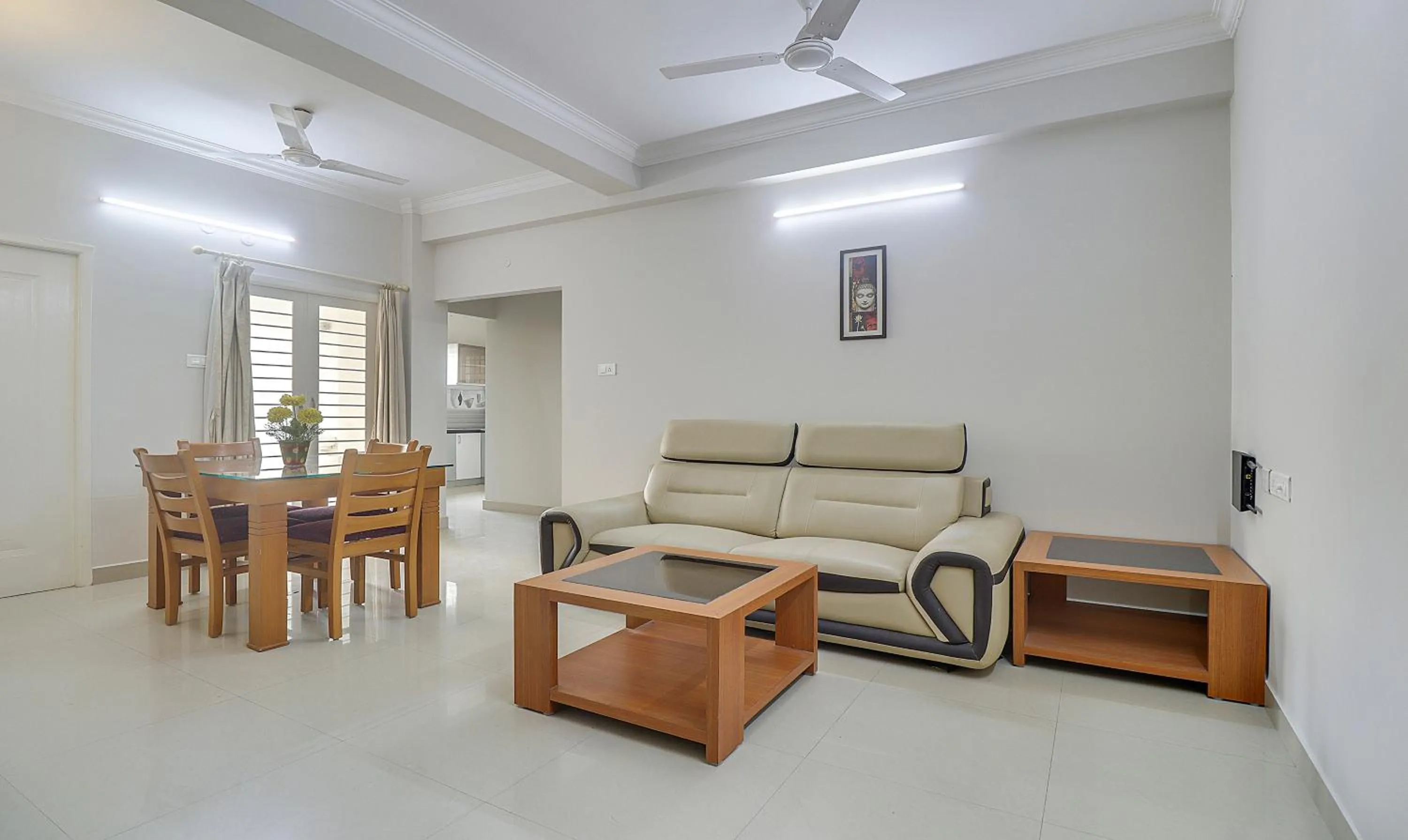 Seating area in Treebo Rithikha Inn Elite Chennai Trade Centre