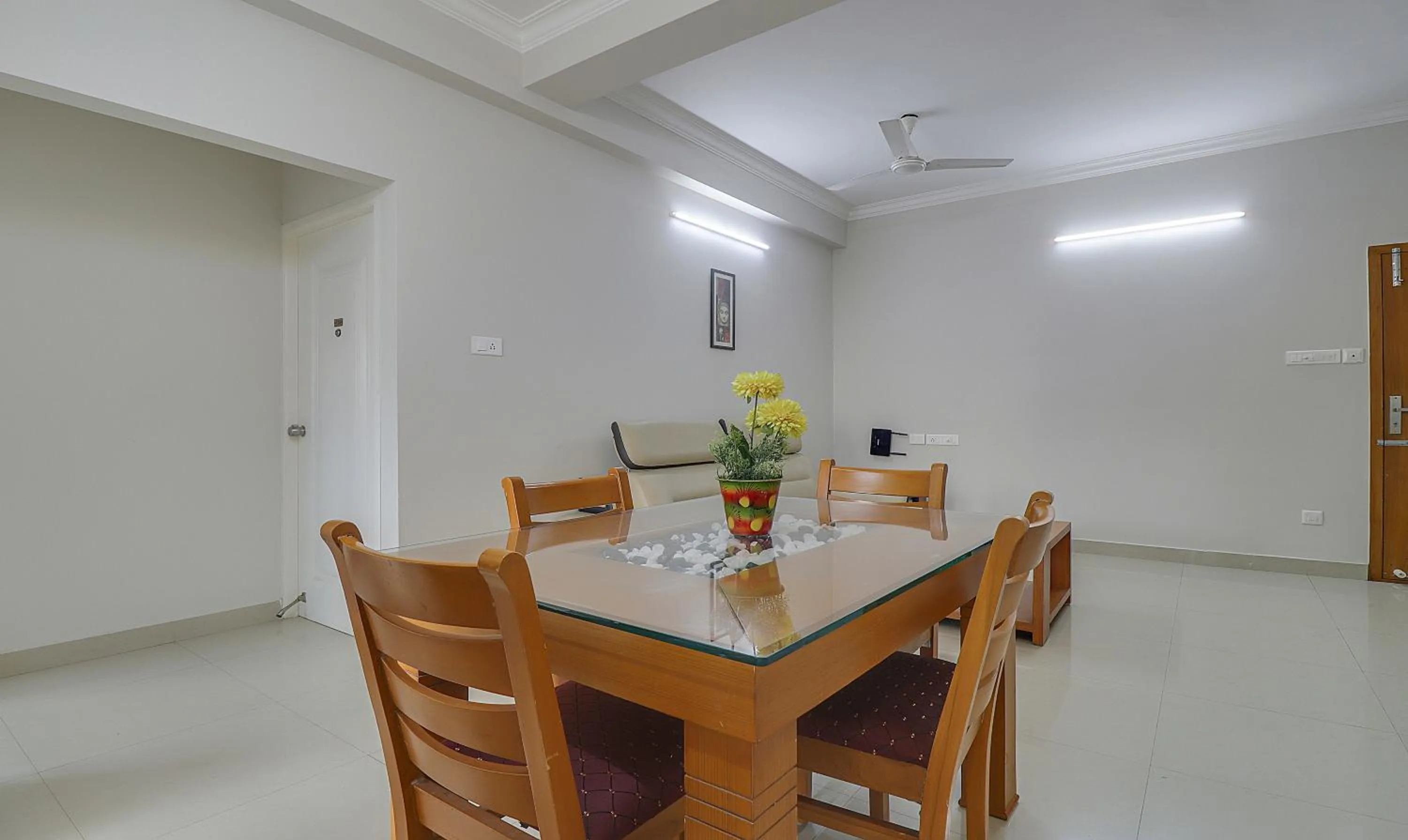 Dining area in Treebo Rithikha Inn Elite Chennai Trade Centre
