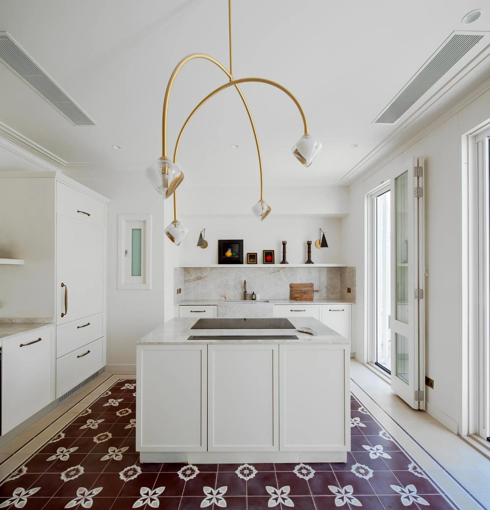 Kitchen or kitchenette in Iniala Harbour House