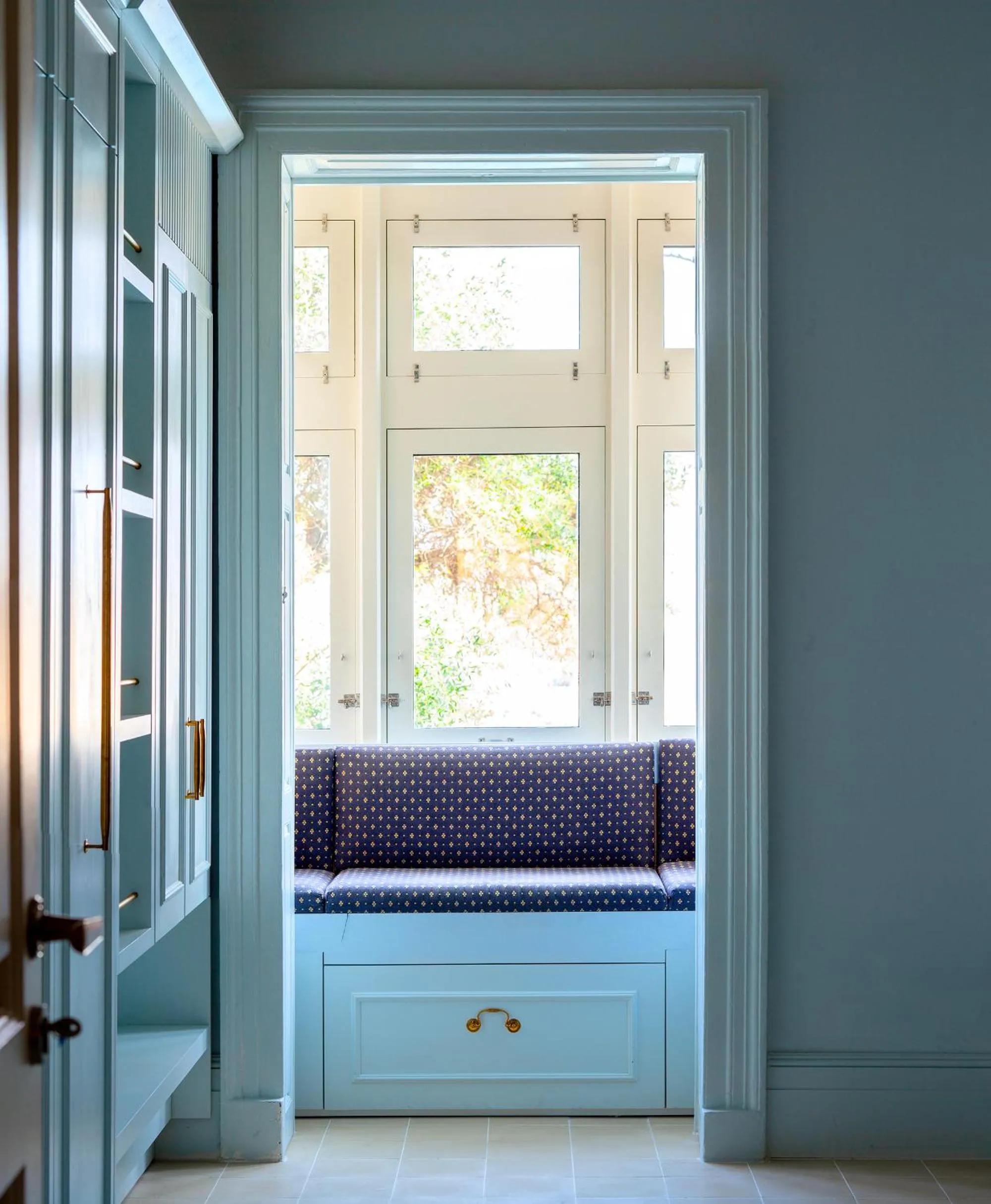 Seating area in Iniala Harbour House