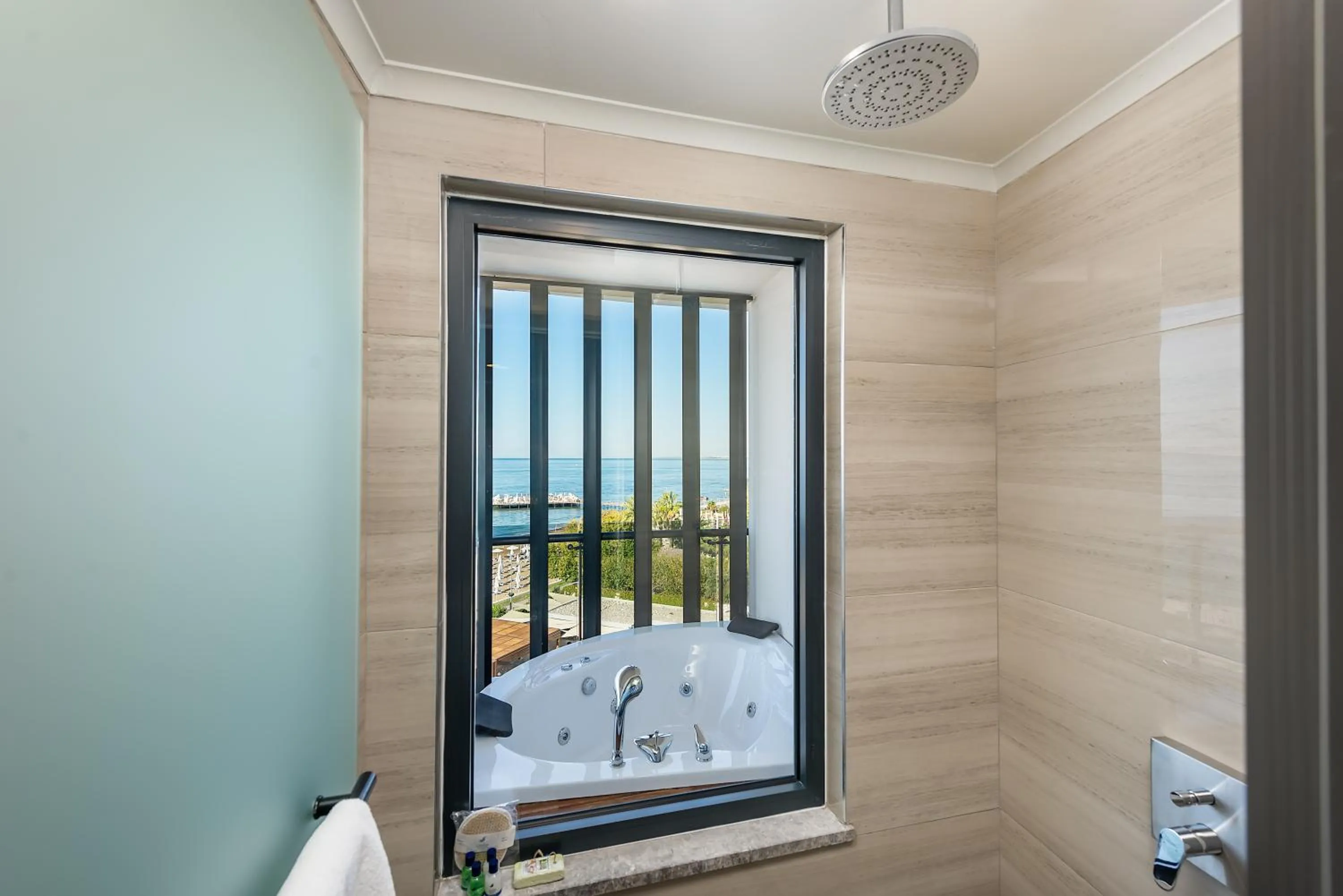 Shower in Seaden Quality Resort & Spa Ultra All Inclusive