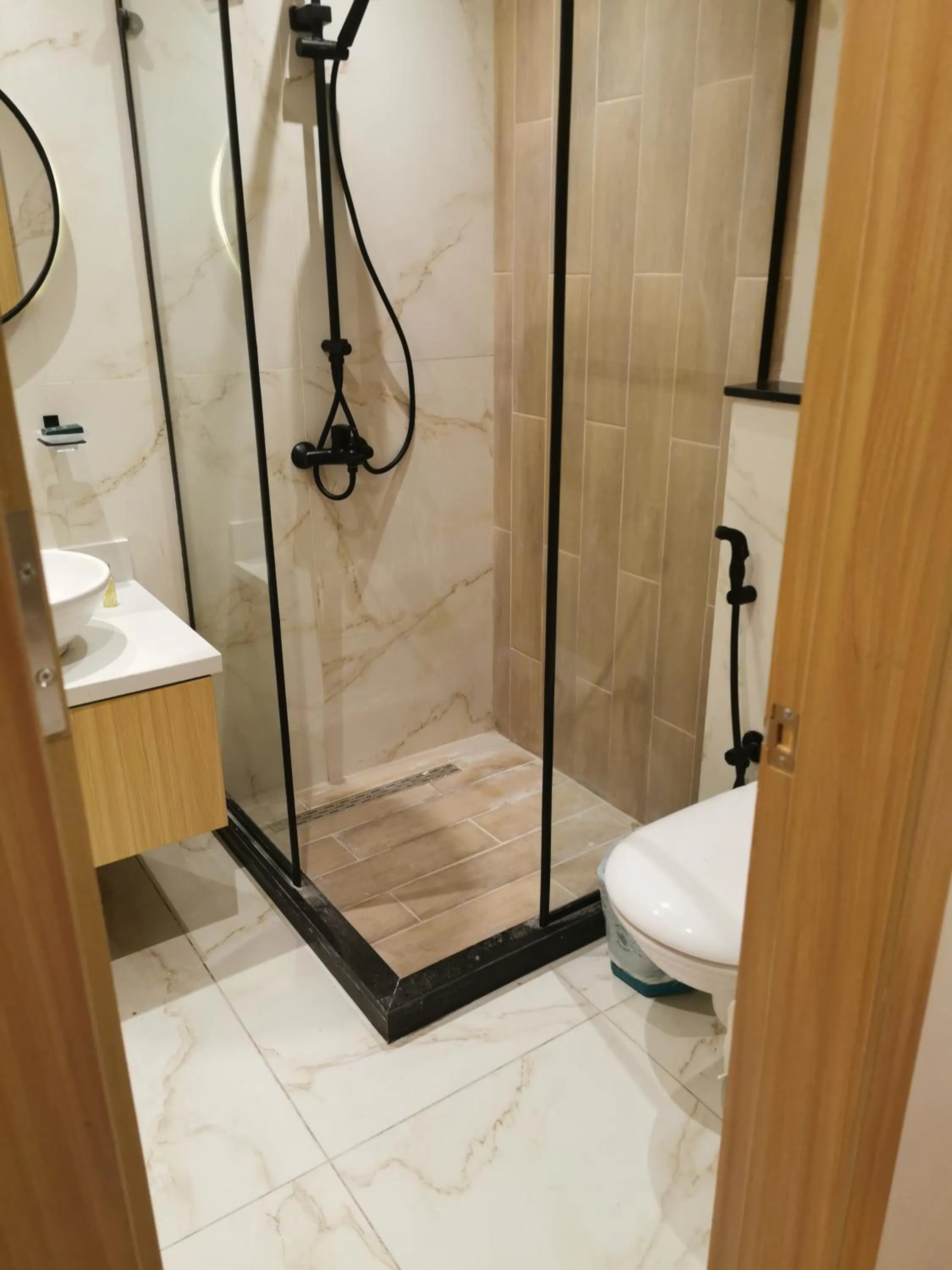 Shower in Green Plaza Inn '''Business &Families Only'''