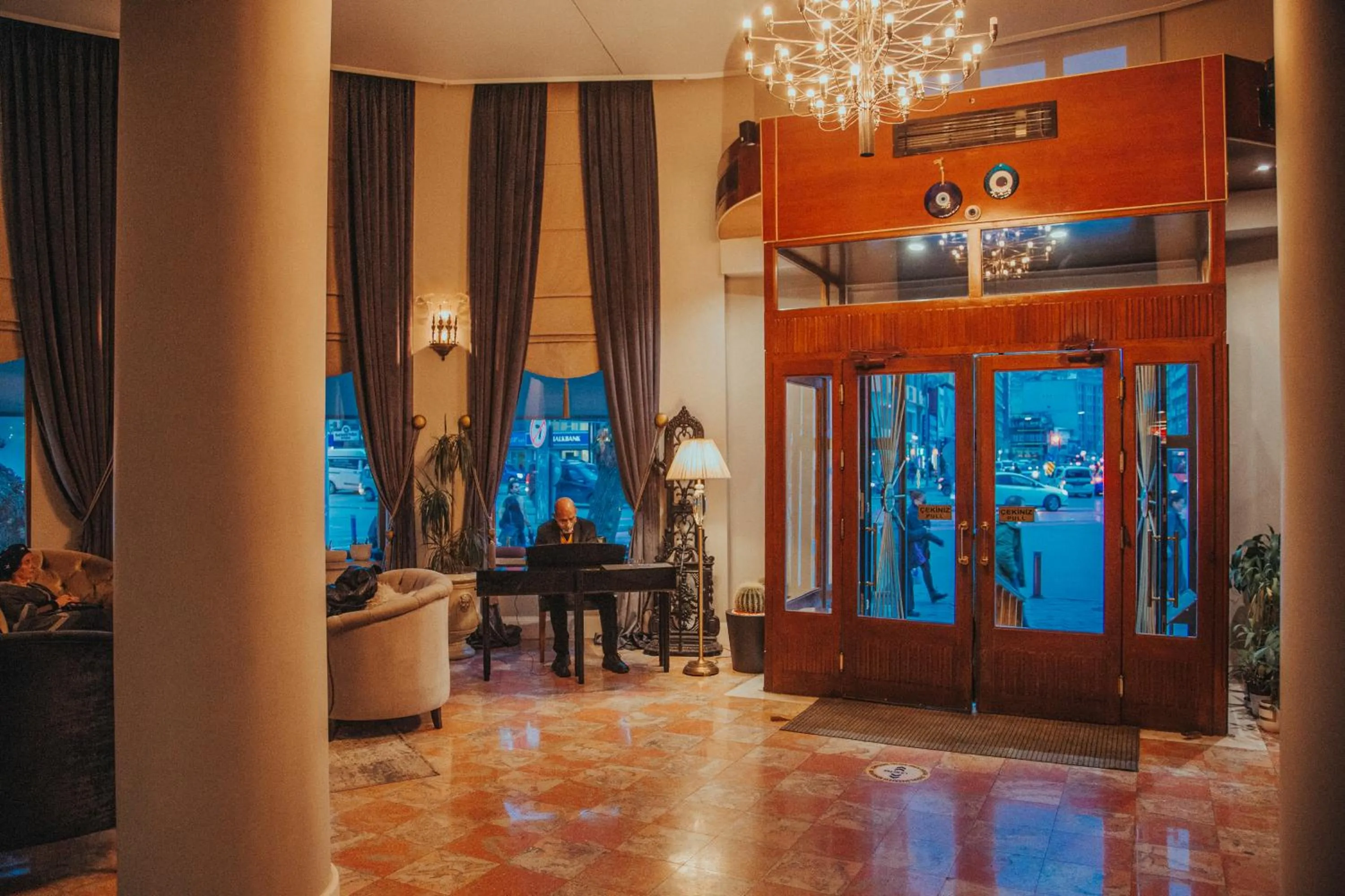 Lobby or reception in ATLAS OTELİ