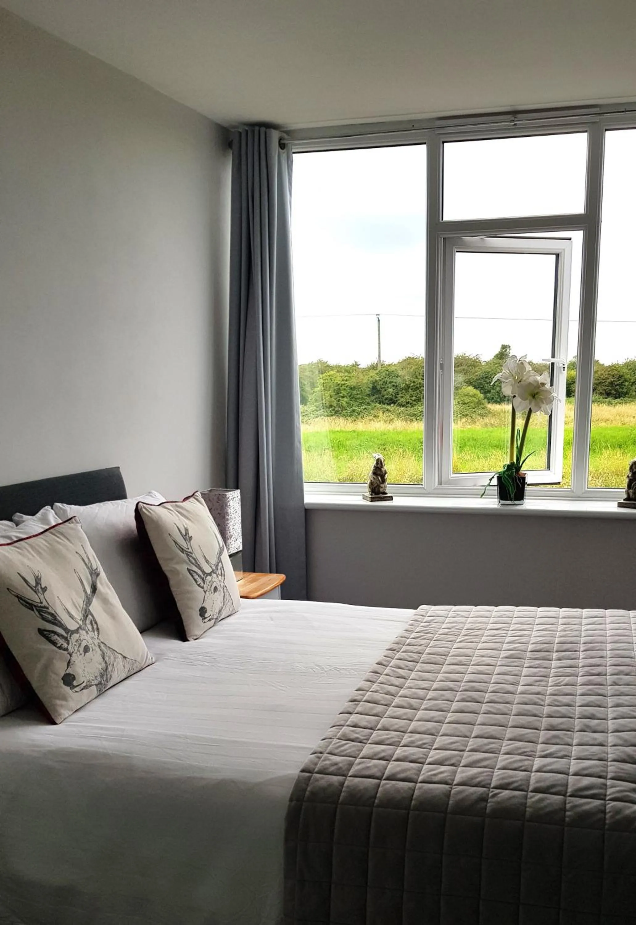 View (from property/room), Bed in The Haven Inn Limited