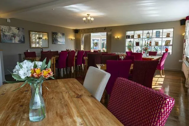 Restaurant/places to eat in The Haven Inn Limited