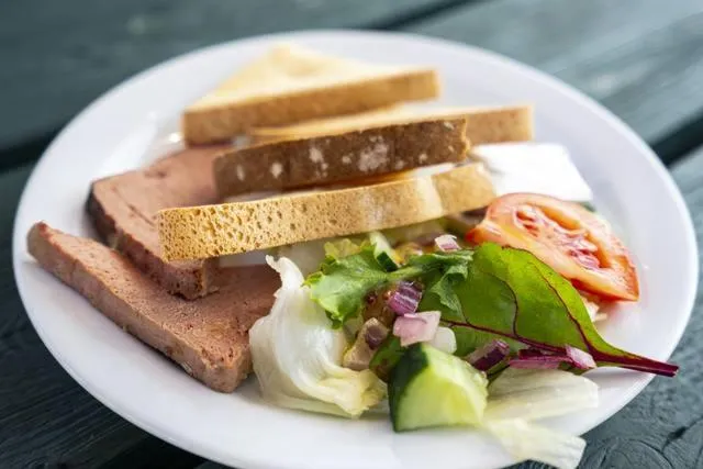 Food and drinks in The Haven Inn Limited