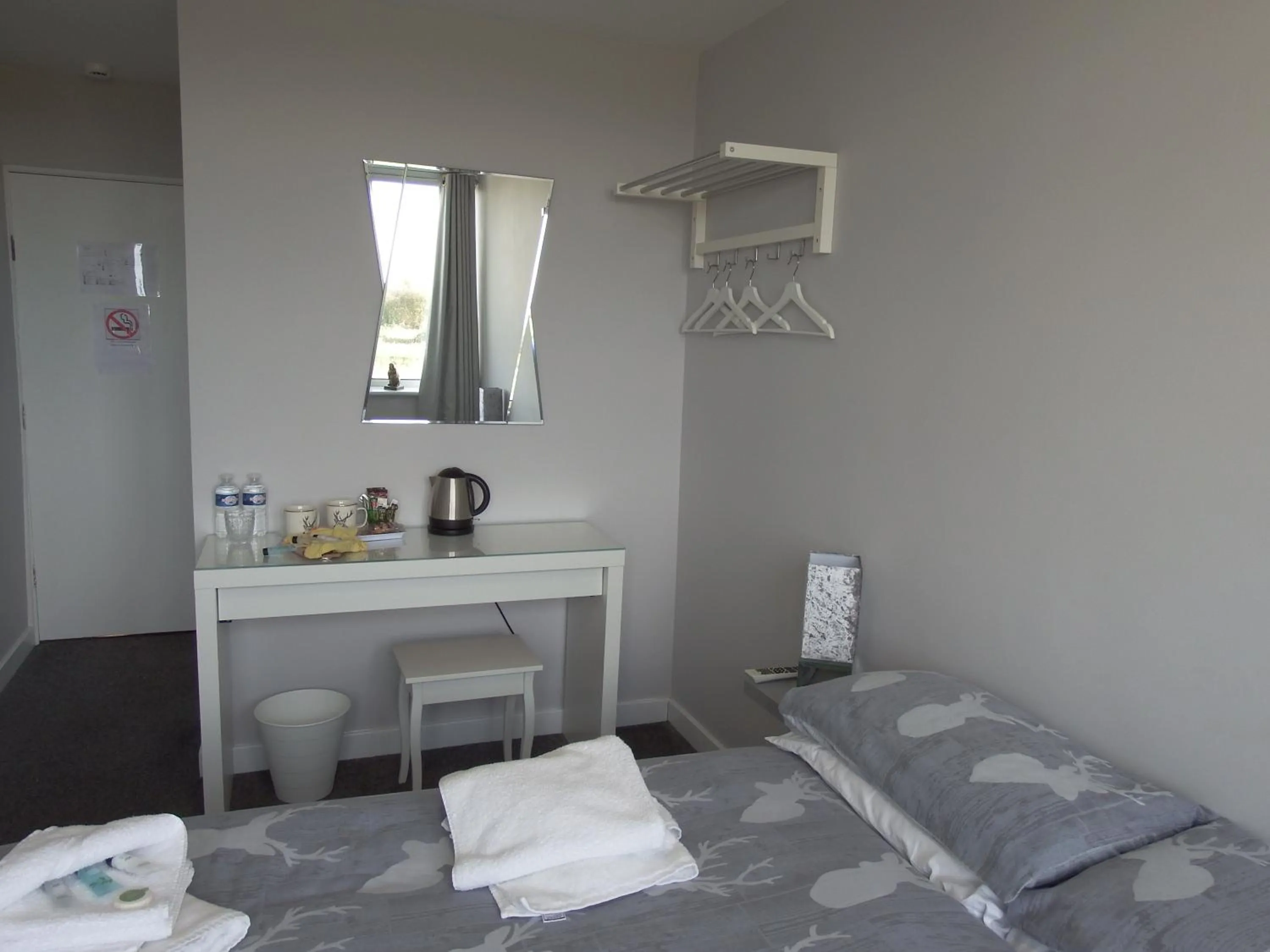 Coffee/tea facilities, Bed in The Haven Inn Limited