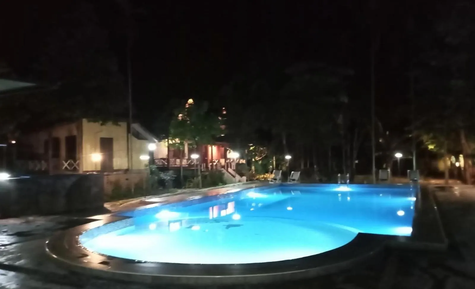 Swimming pool in Sala Done Khone Hotel