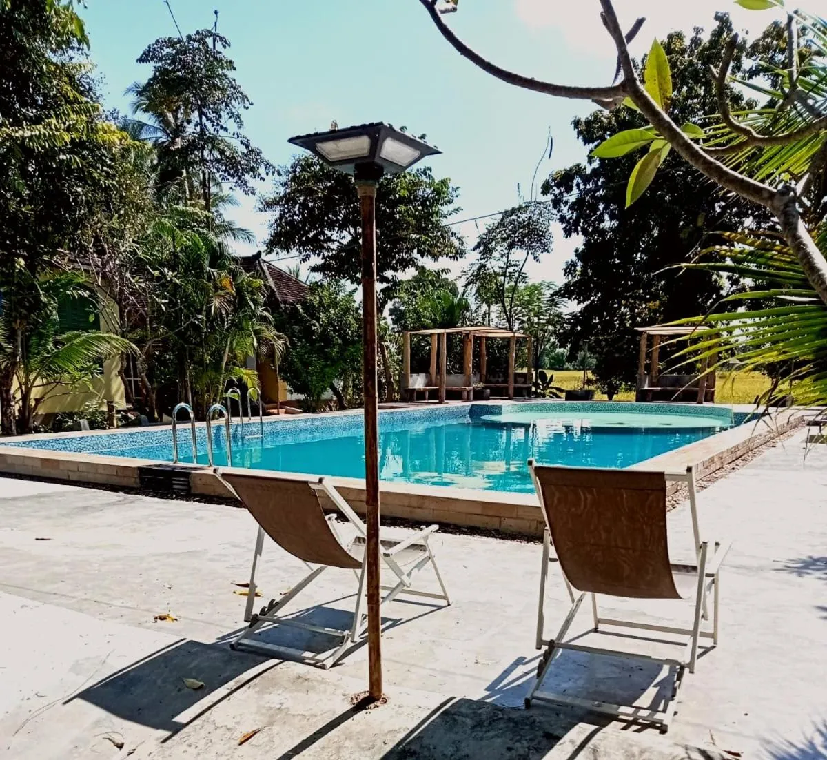 Swimming pool in Sala Done Khone Hotel