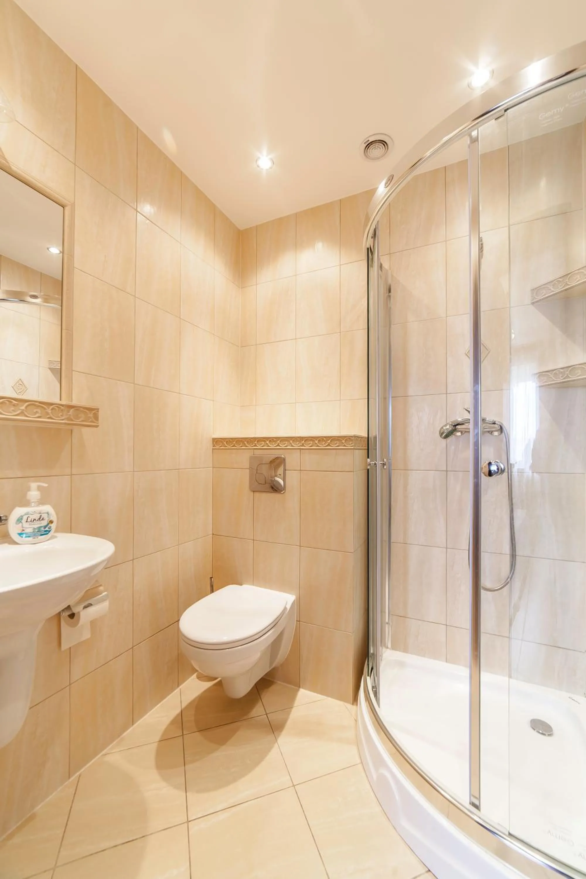 Photo of the whole room in Willa Atena