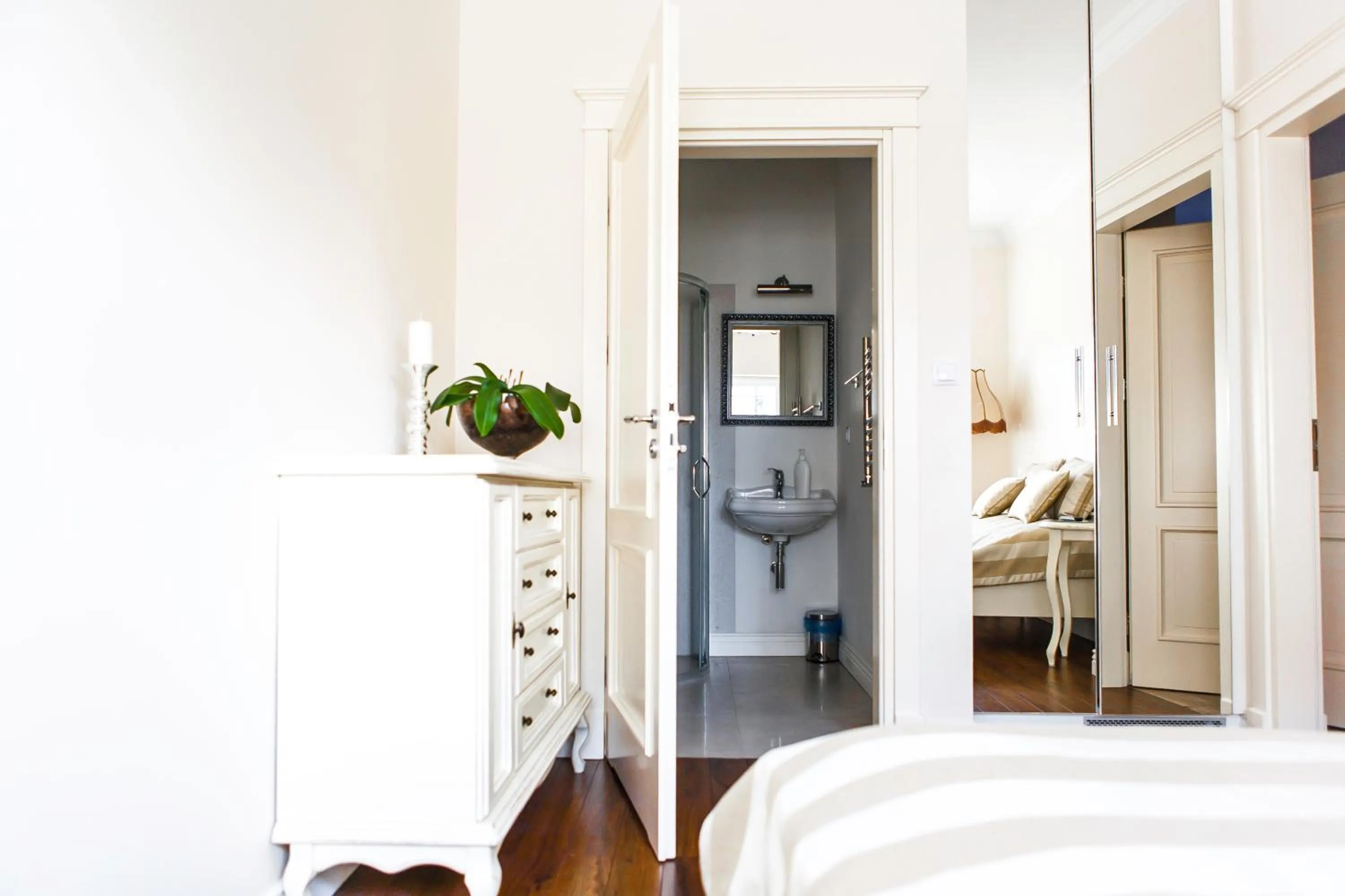 Photo of the whole room, Bed in Willa Atena