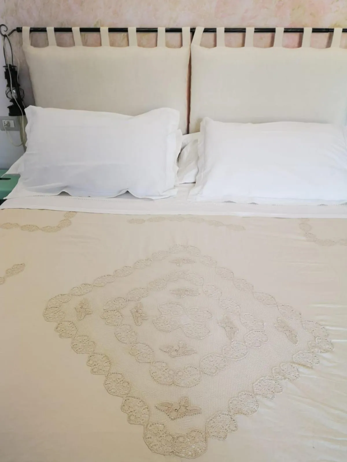 Bed in B&B L ORTENSIA