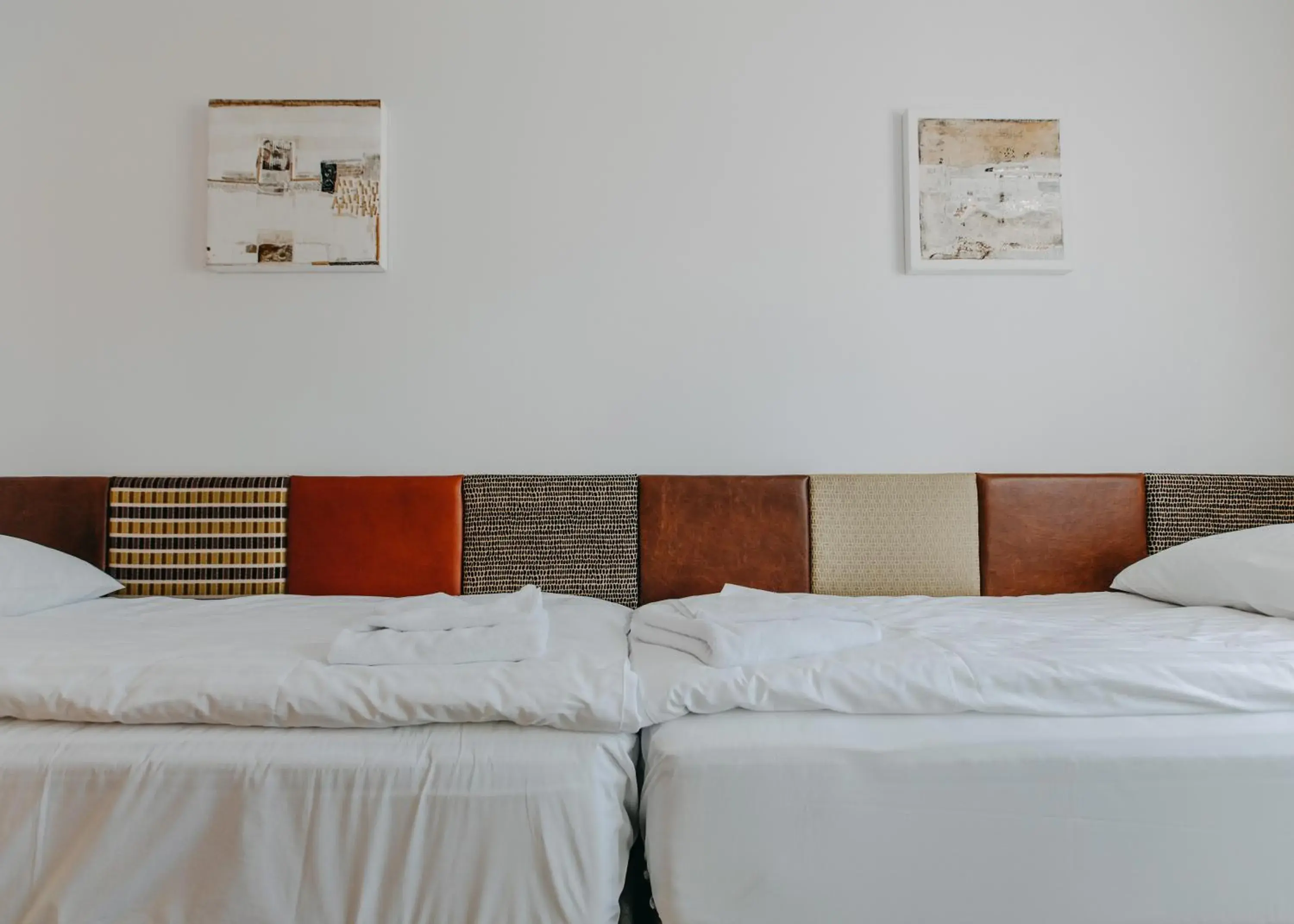 Small Twin Room in Salon Win Wine Bar & Apartments Small Twin Room in Salon Win Wine Bar & Apartments