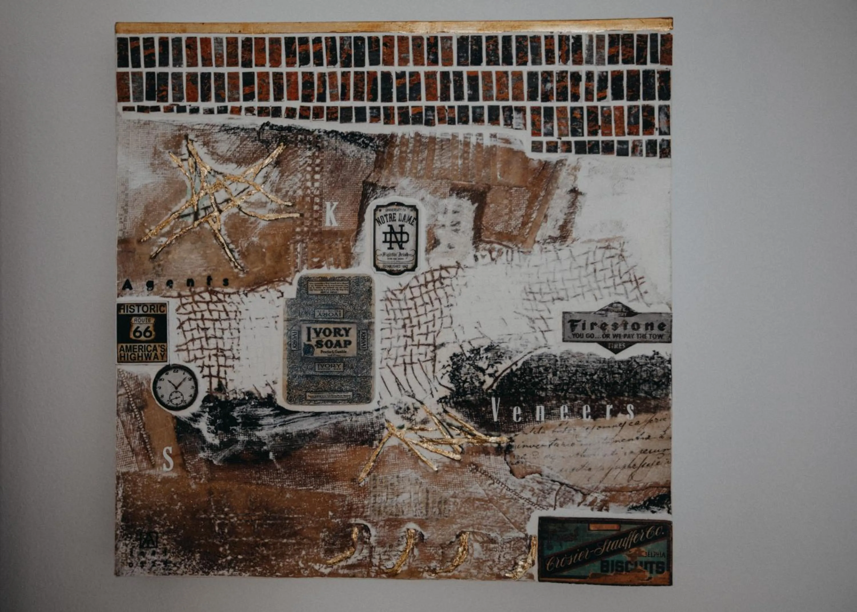 Decorative detail in Salon Win Wine Bar & Apartments