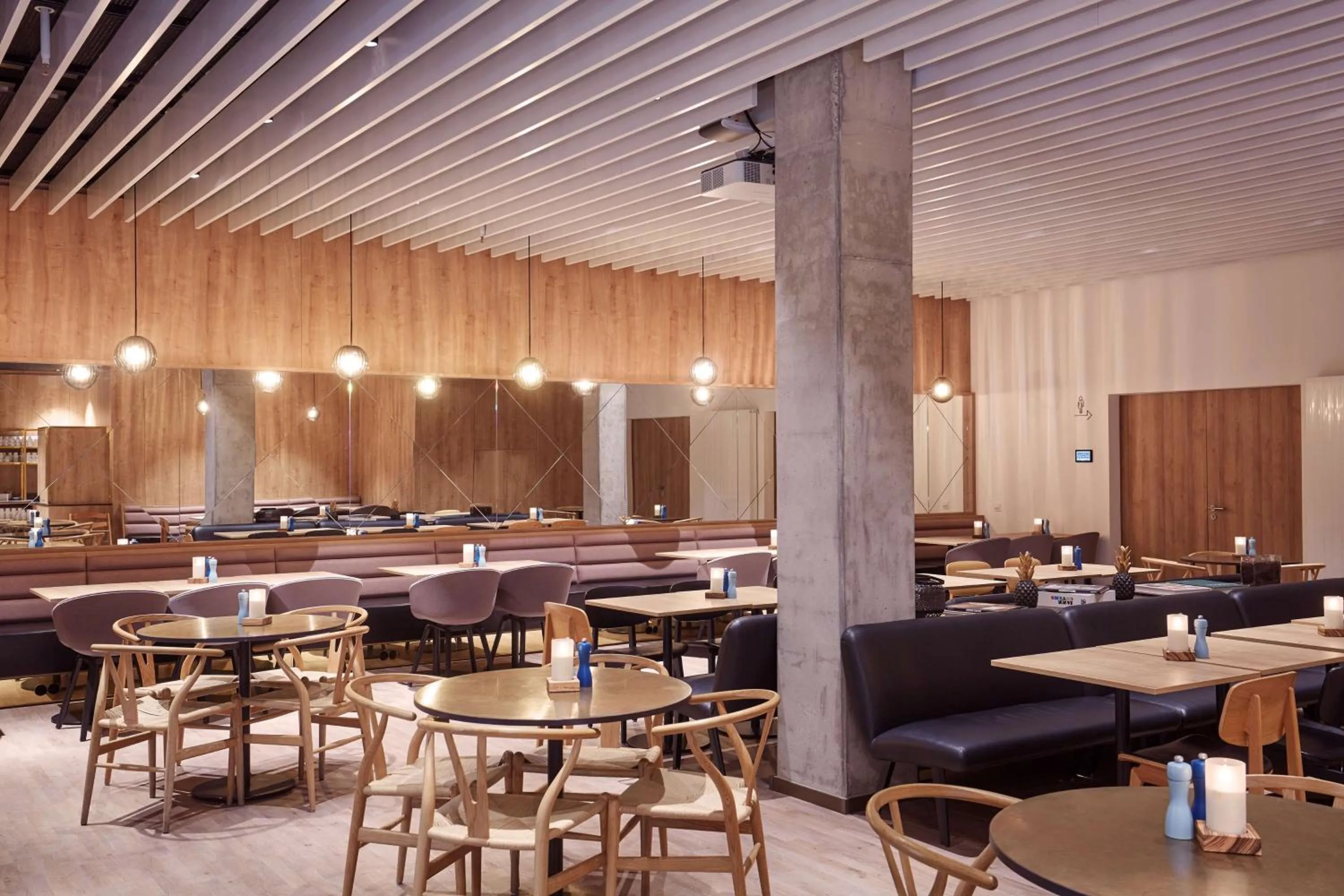 Restaurant/places to eat in Scandic Frankfurt Museumsufer