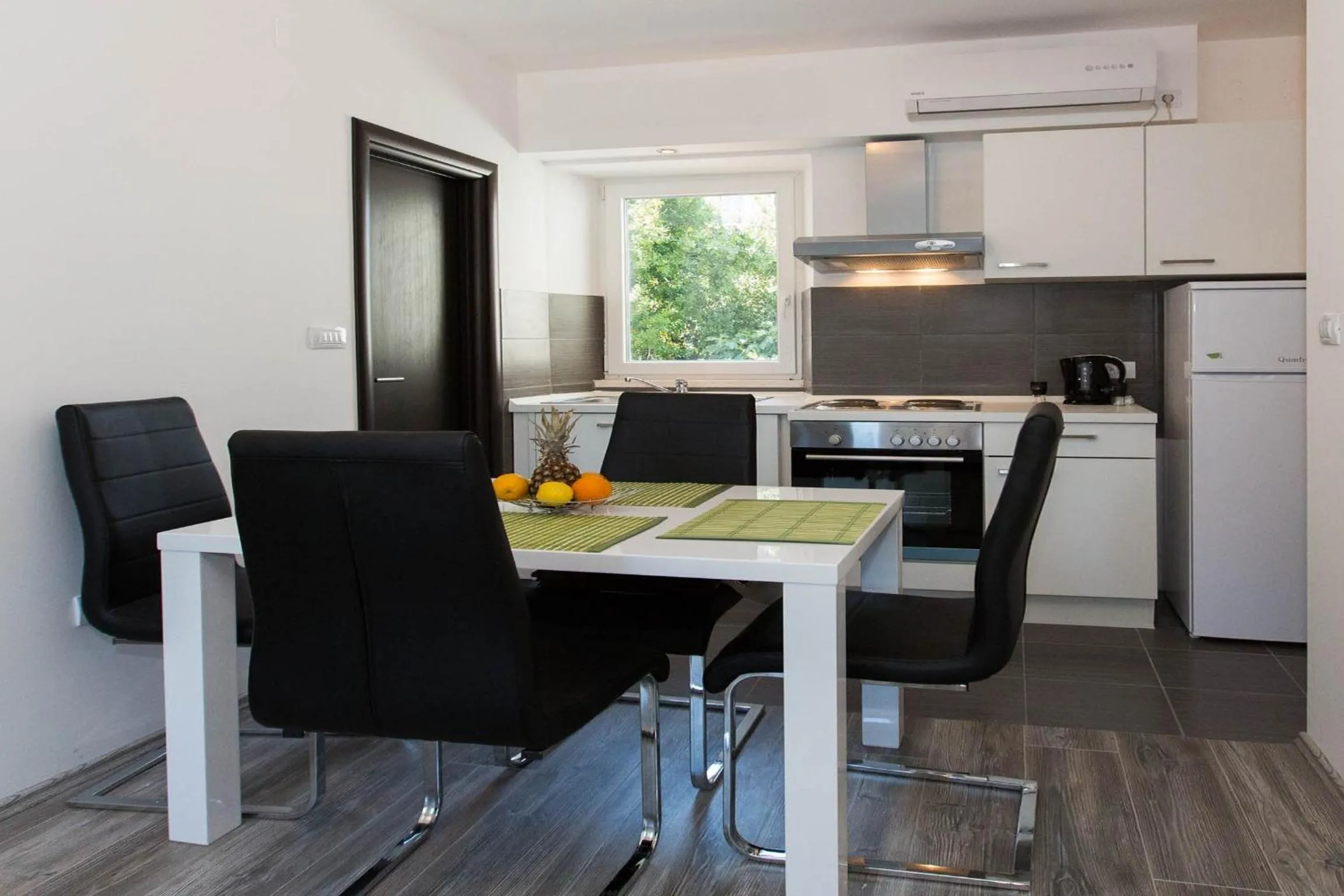 Kitchen or kitchenette in Villa Mia