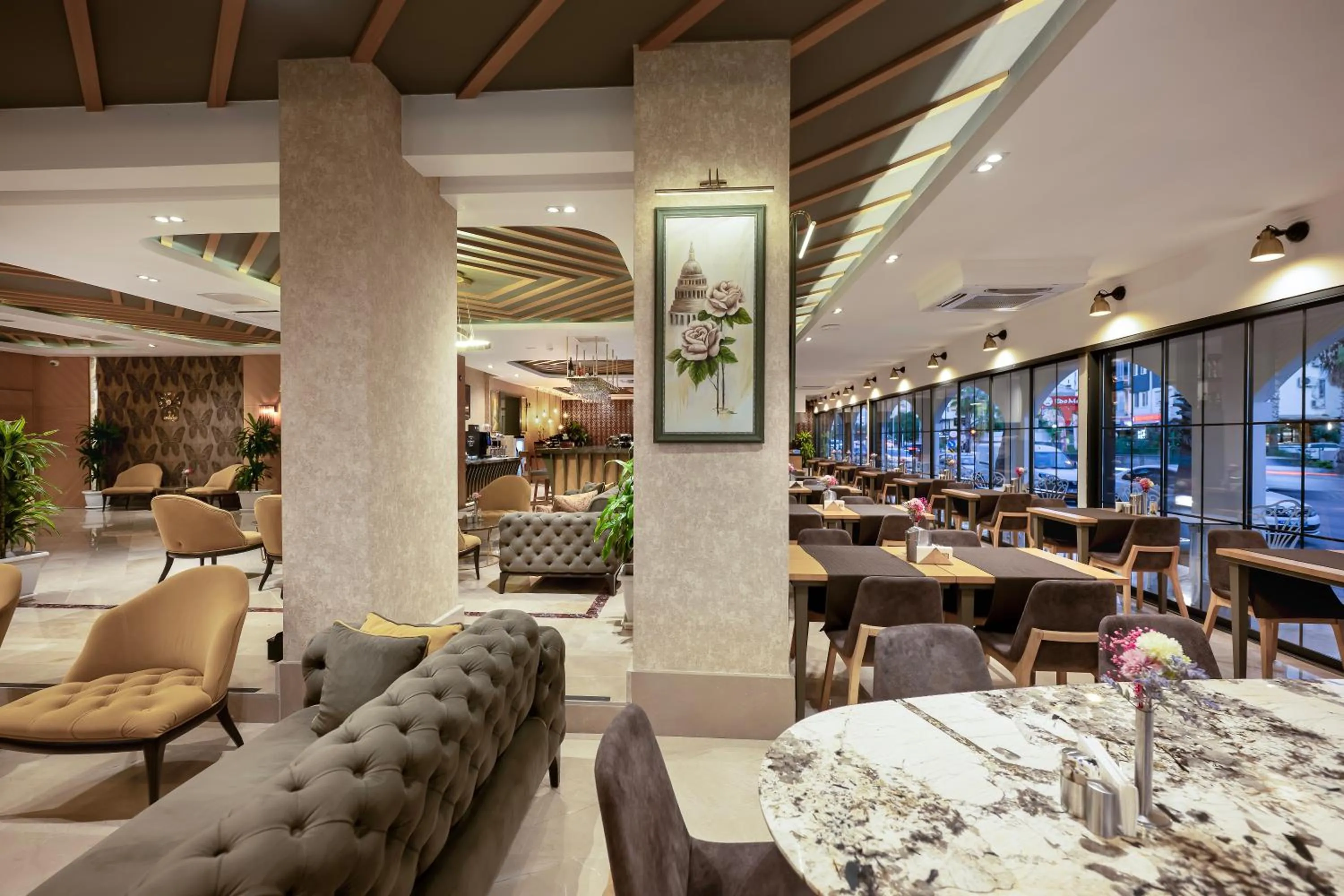 Restaurant/places to eat in Sealife Lounge - Adult only