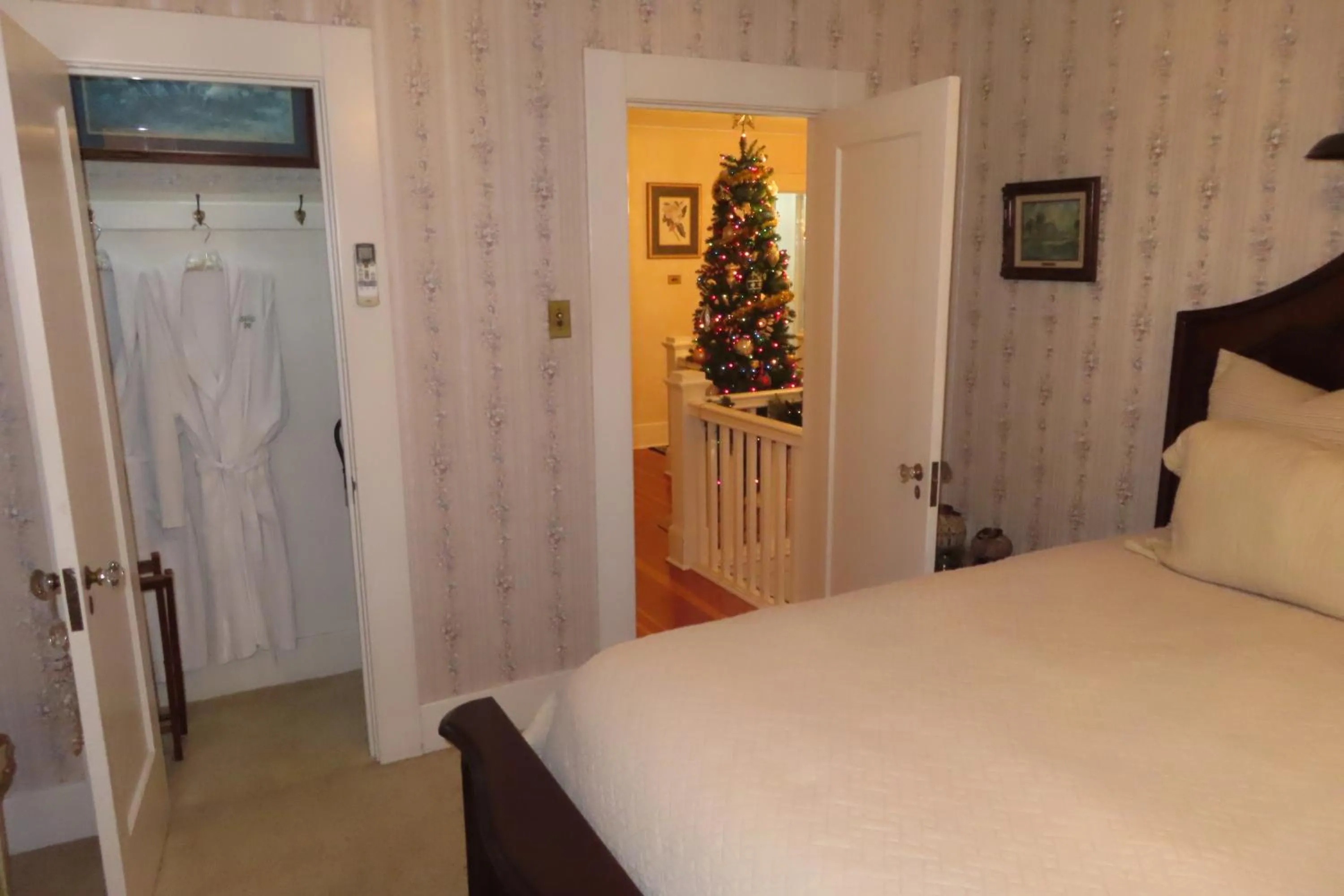 Bed in Terraluna Inn