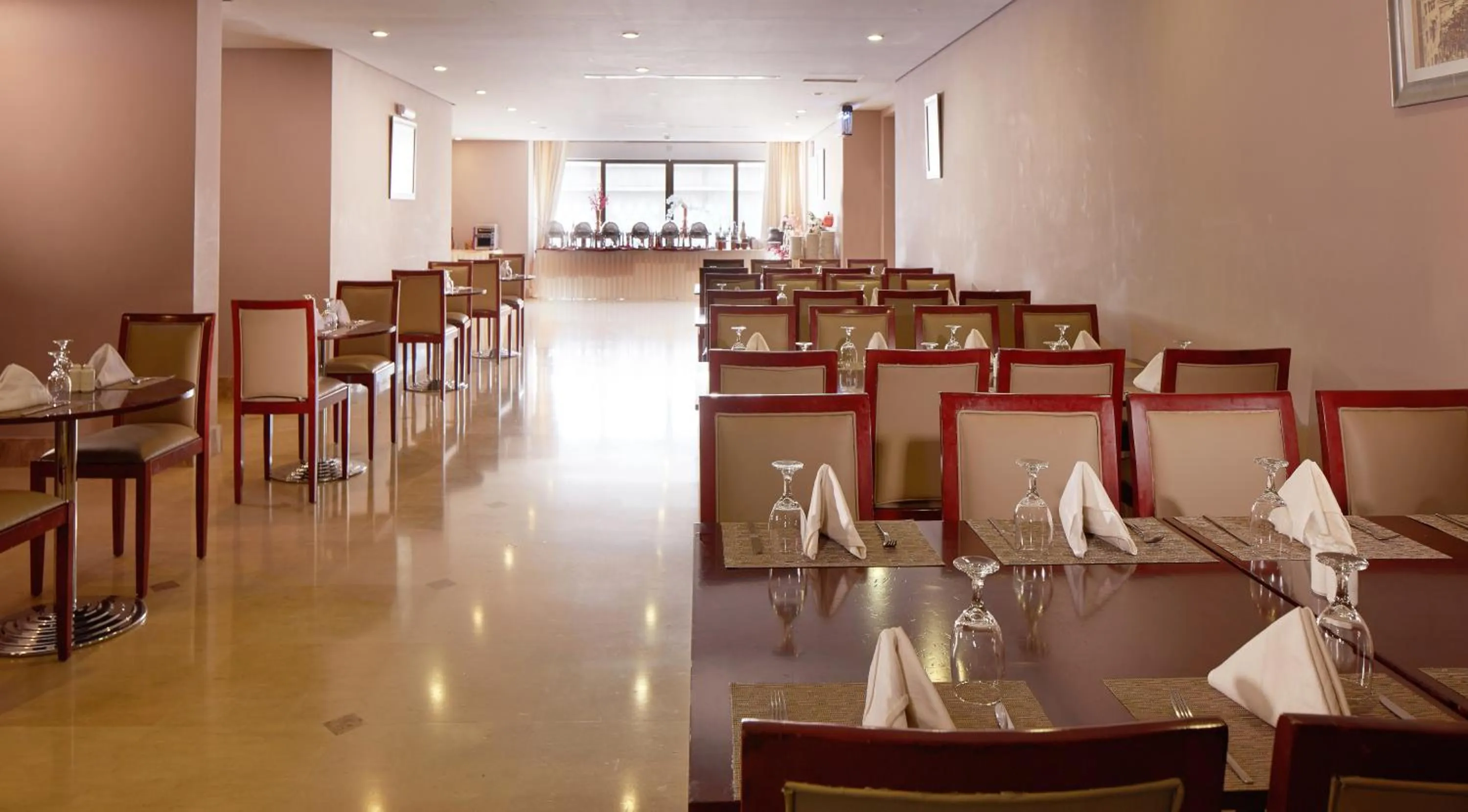 Restaurant/places to eat in Makarem Mina Hotel