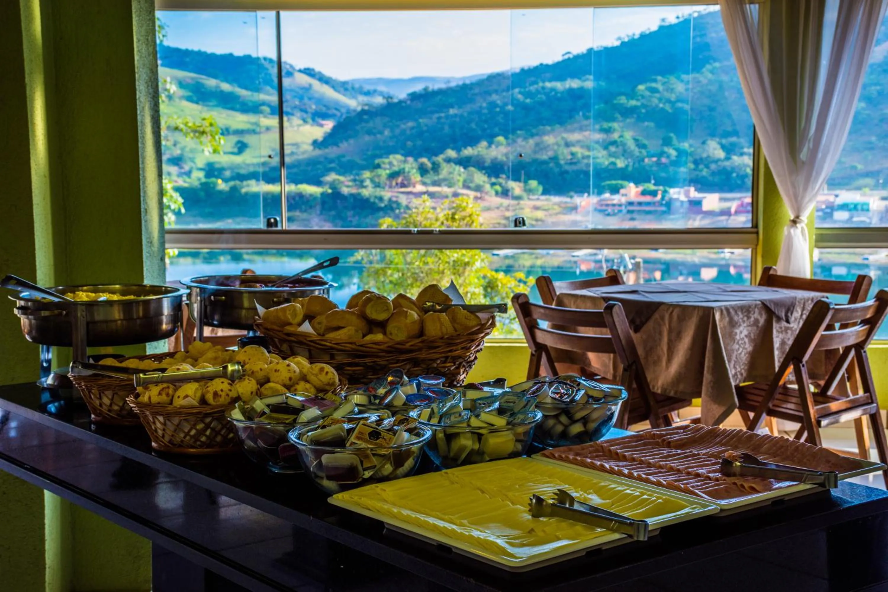 Breakfast in Balneário do Lago Hotel