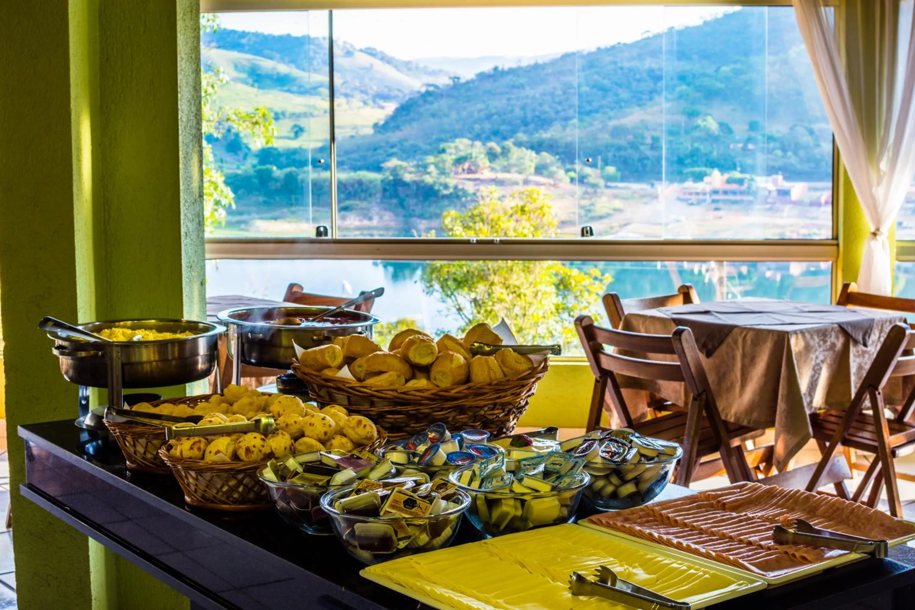Breakfast in Balneário do Lago Hotel
