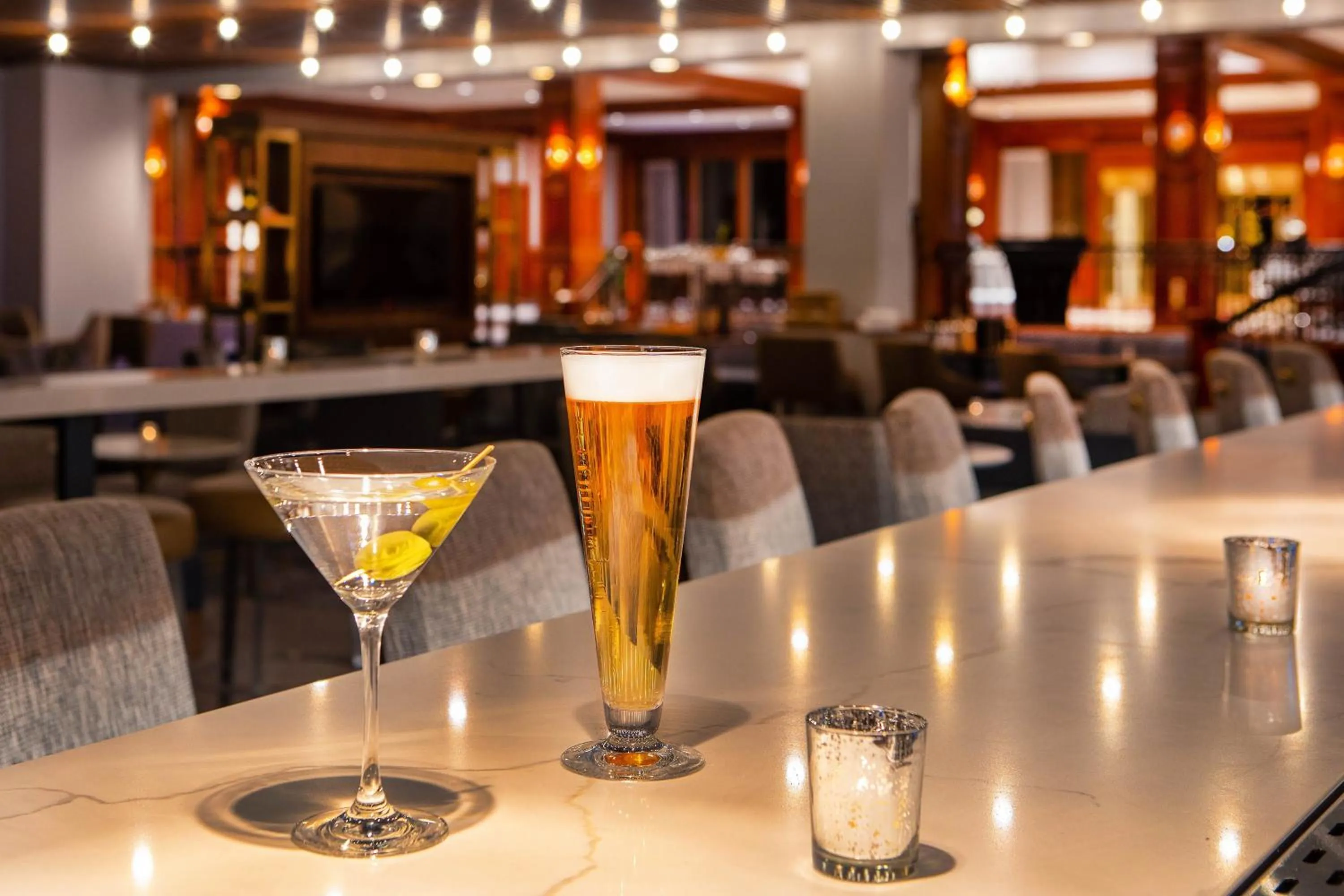 Lounge or bar in Sheraton Music City Nashville Airport