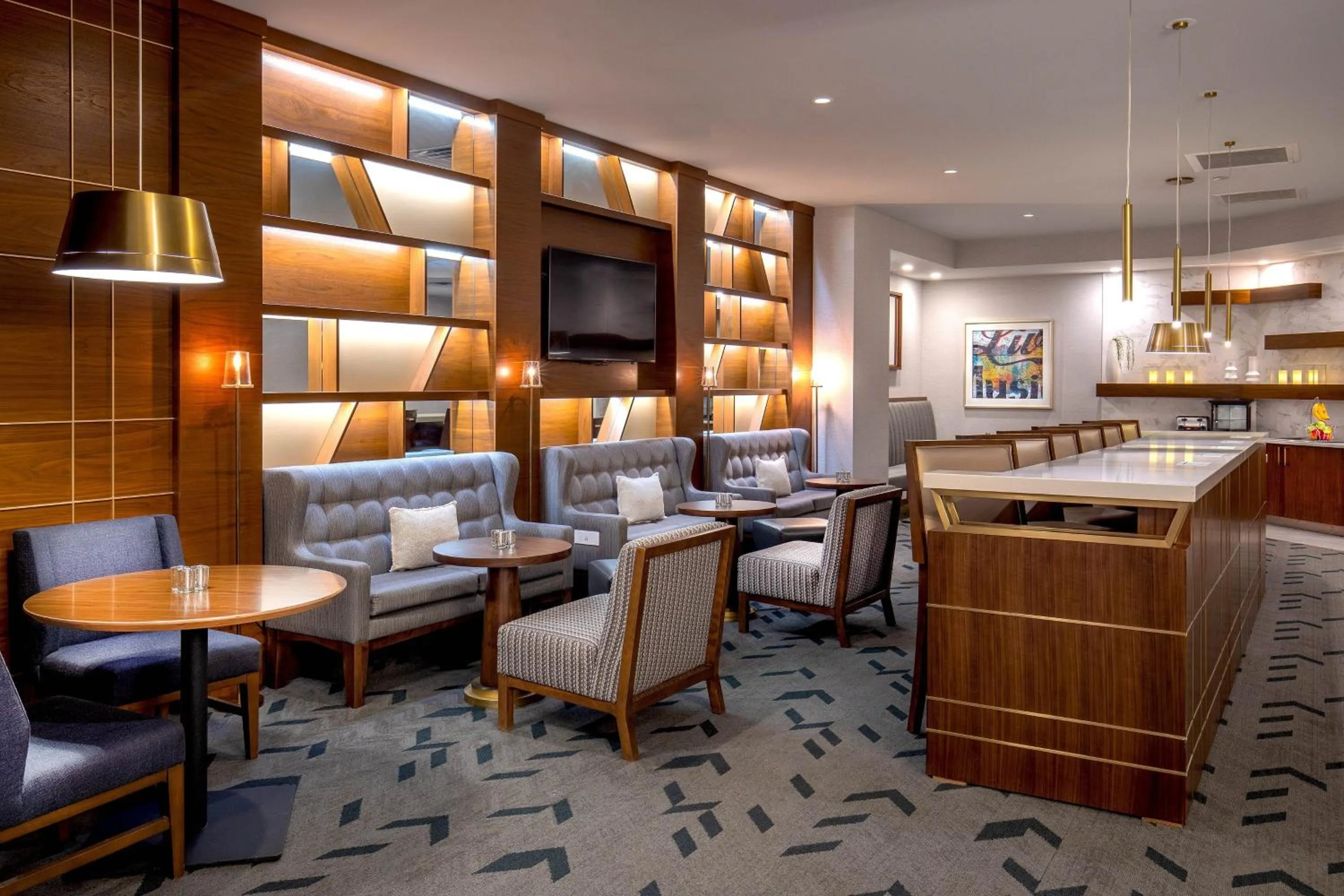 Lounge or bar in Sheraton Music City Nashville Airport