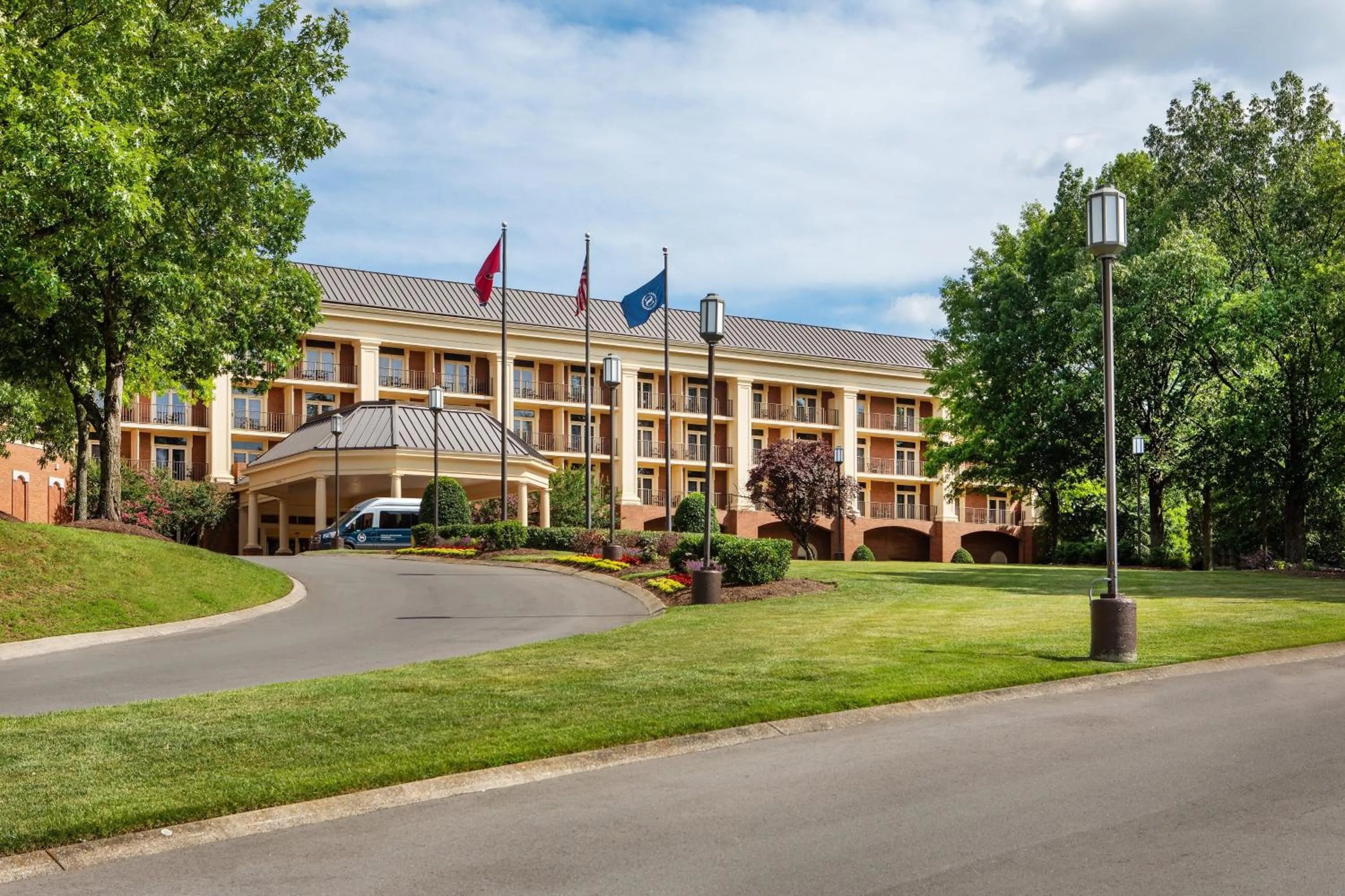Property building in Sheraton Music City Nashville Airport