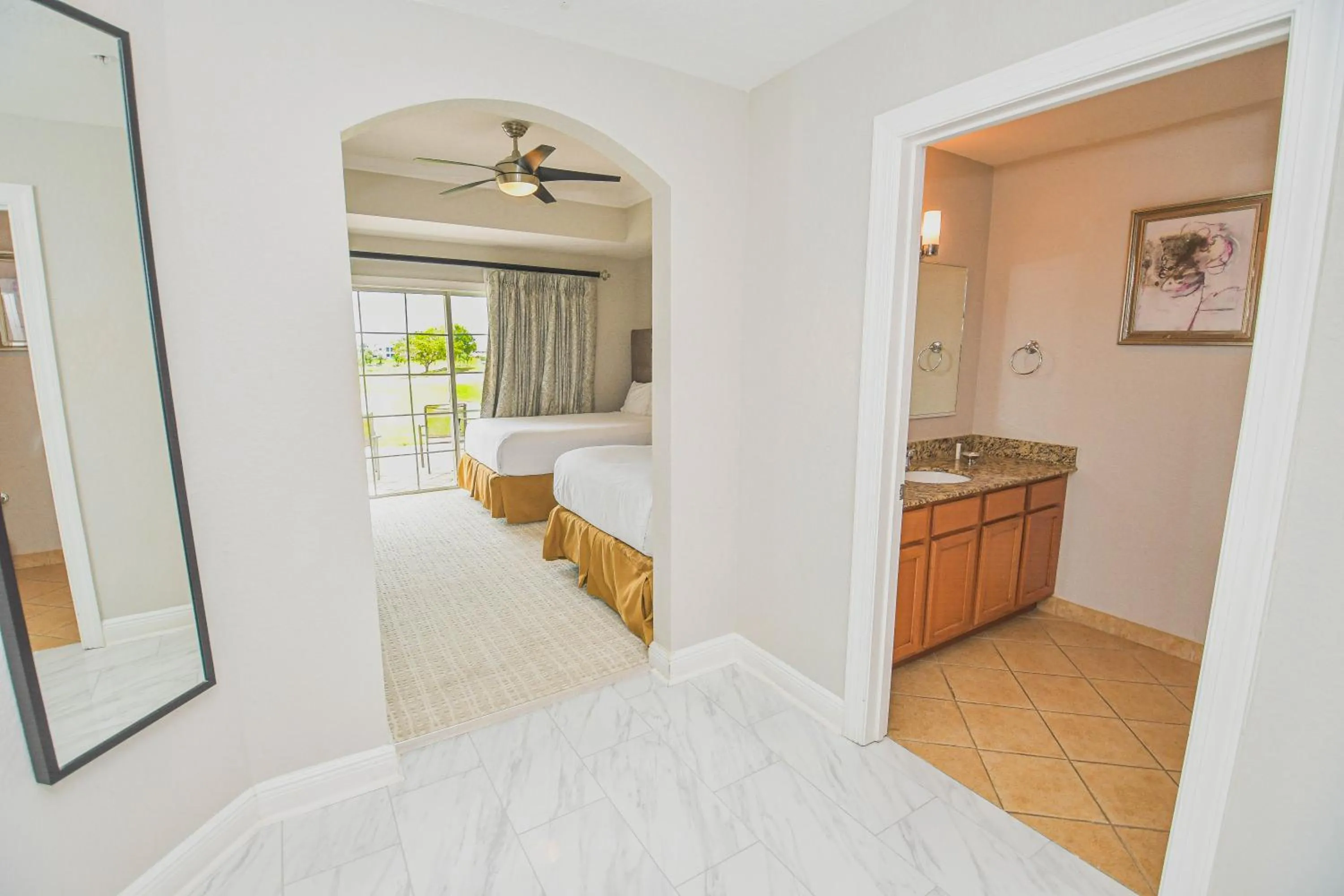 Bathroom, Bed in Reunion Resort & Golf Club