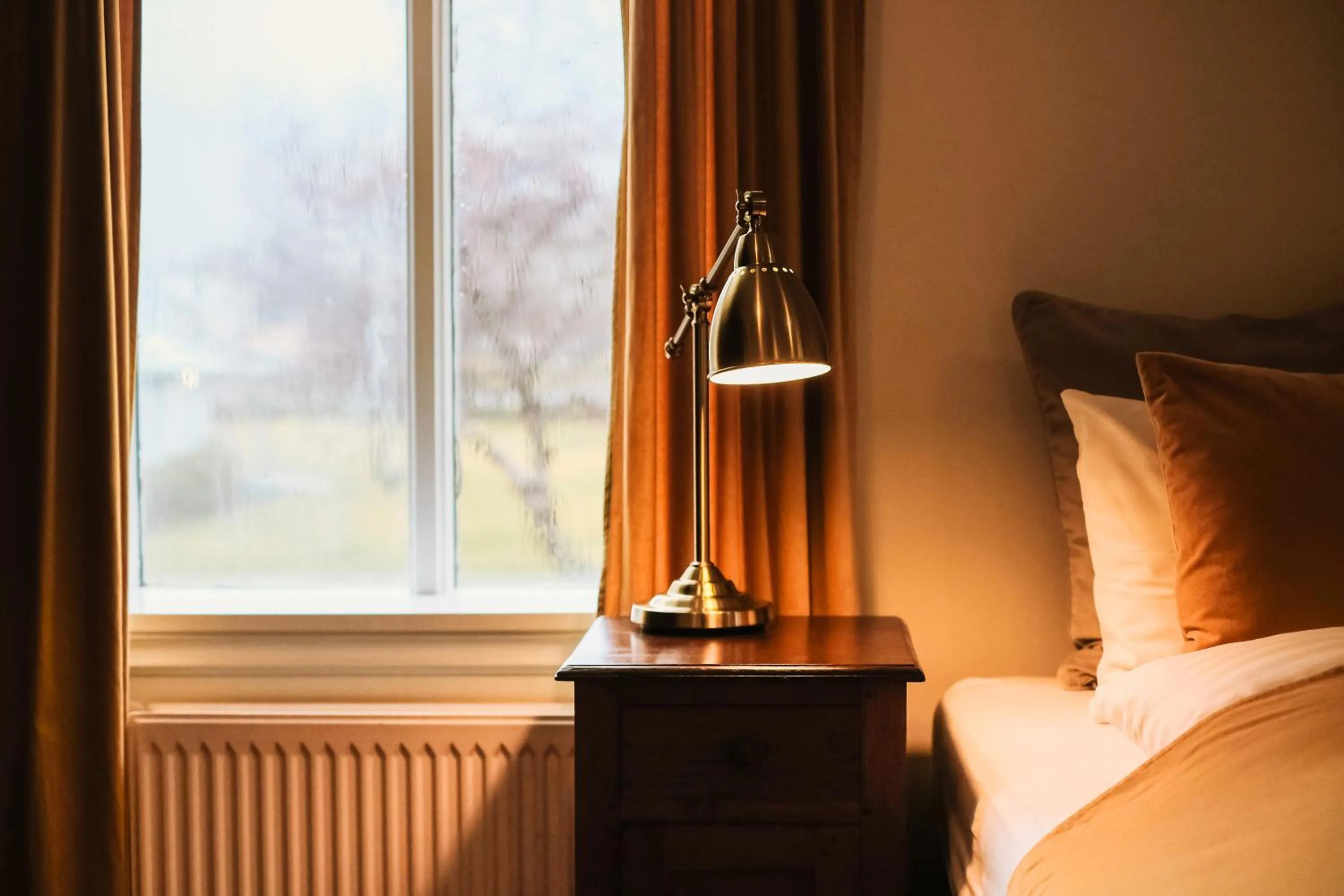 Bedroom, Bed in Bankinn - Hotel by Aldan