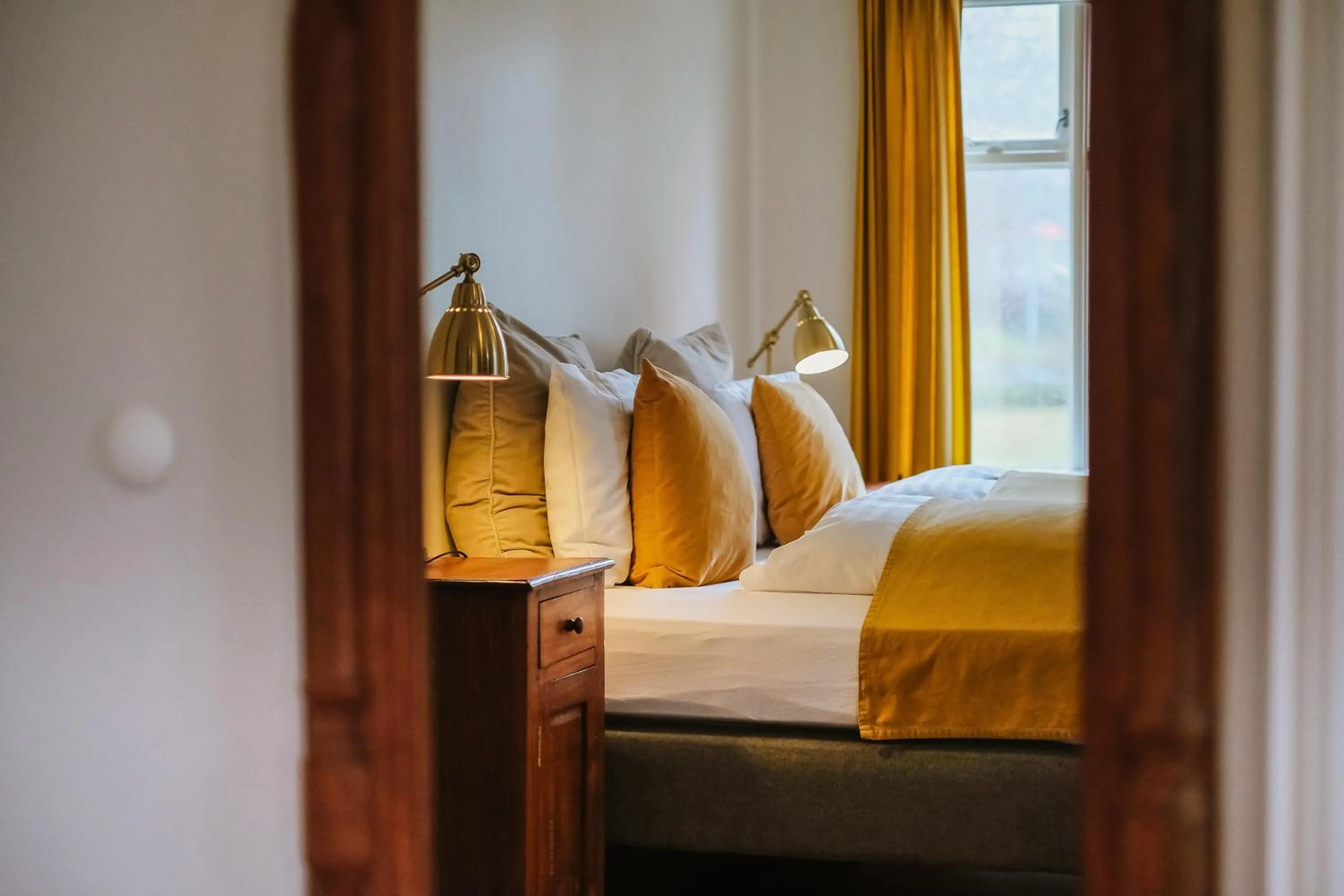 Bedroom, Bed in Bankinn - Hotel by Aldan