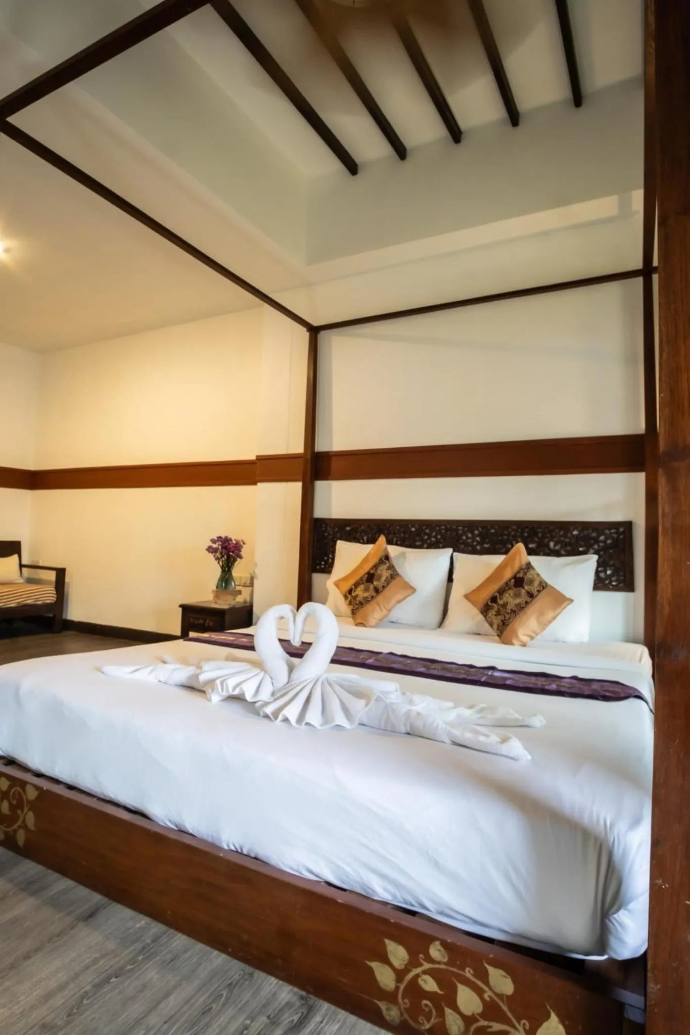 Bedroom, Bed in Hugga Pai