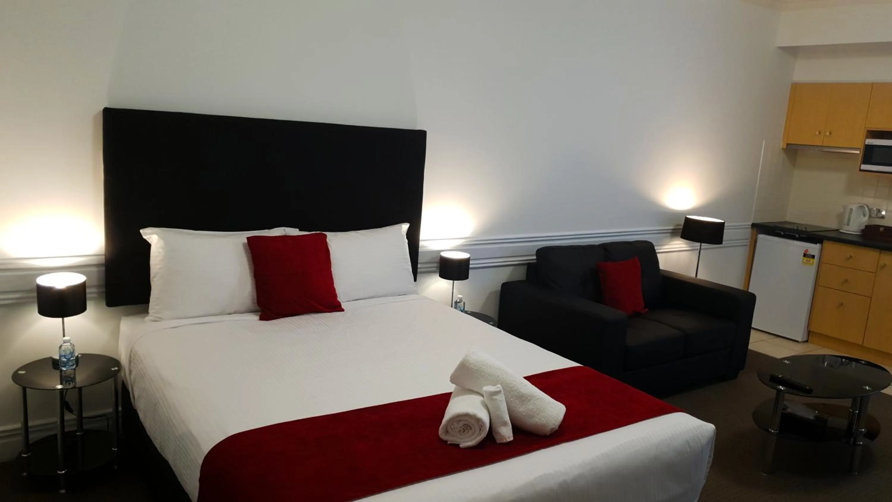 Bed in Melbourne Kew Central Apartments Official