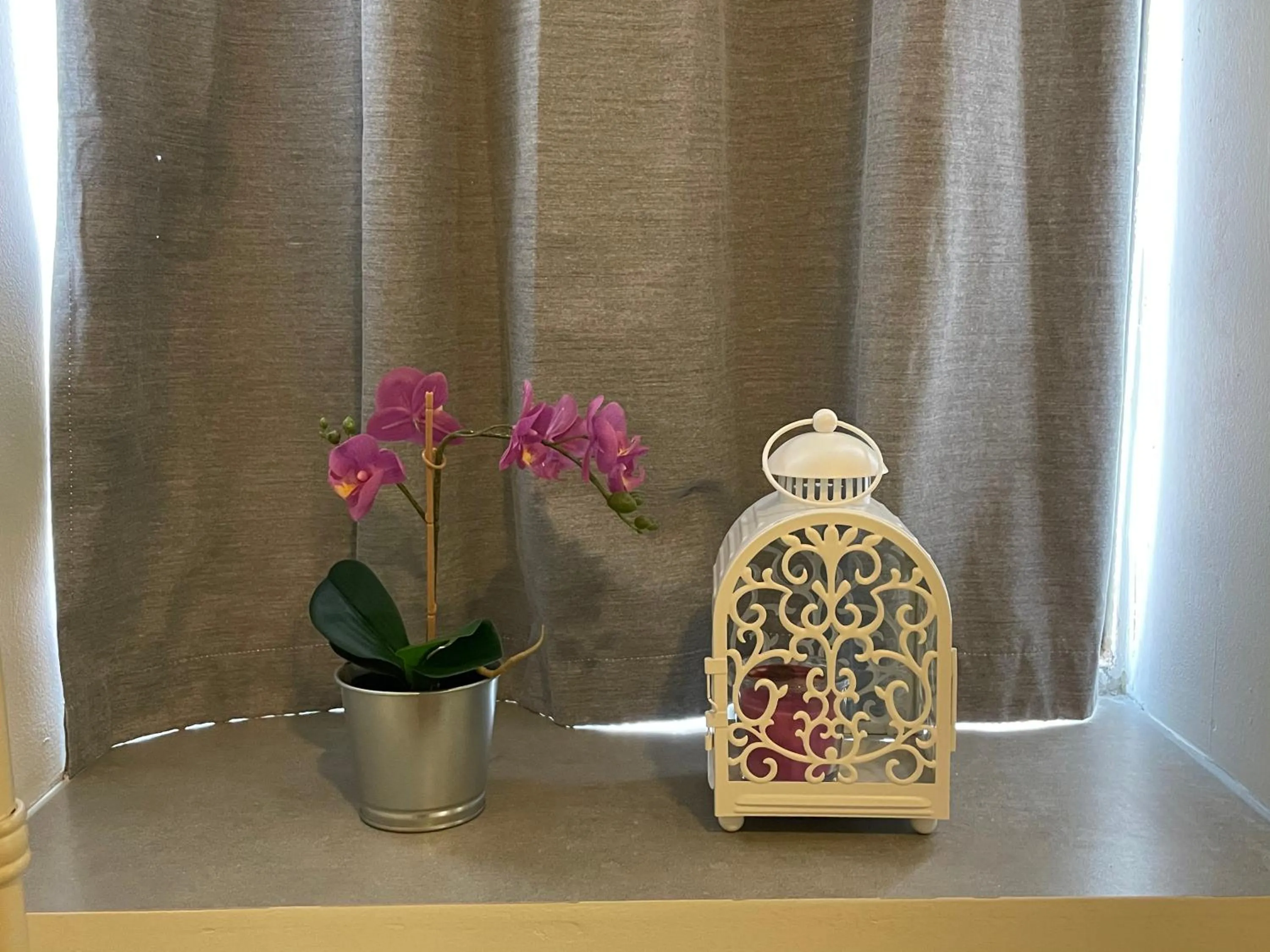 Photo of the whole room in Puy Villa Roca Tiberias