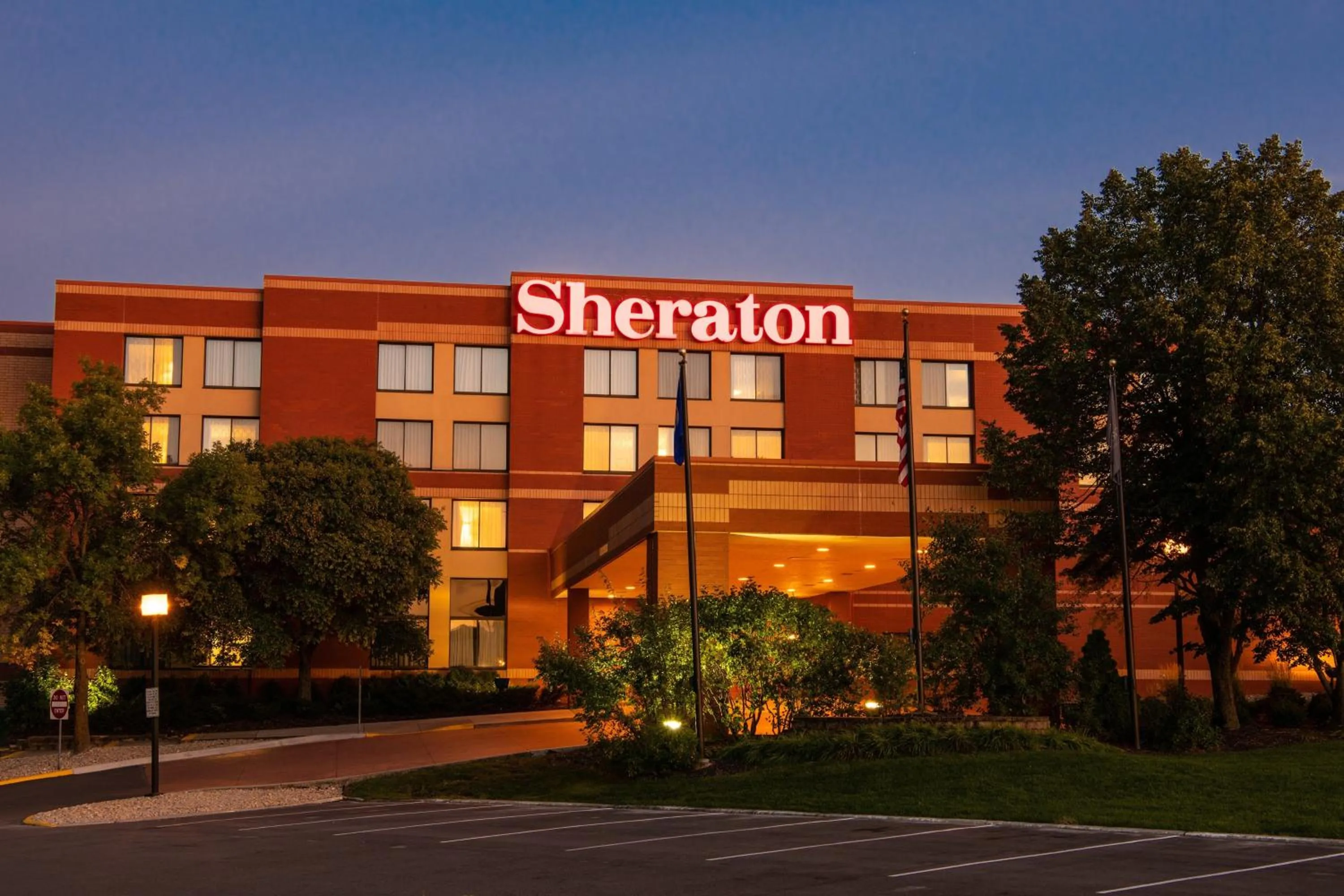 Property building in Sheraton Minneapolis West Hotel