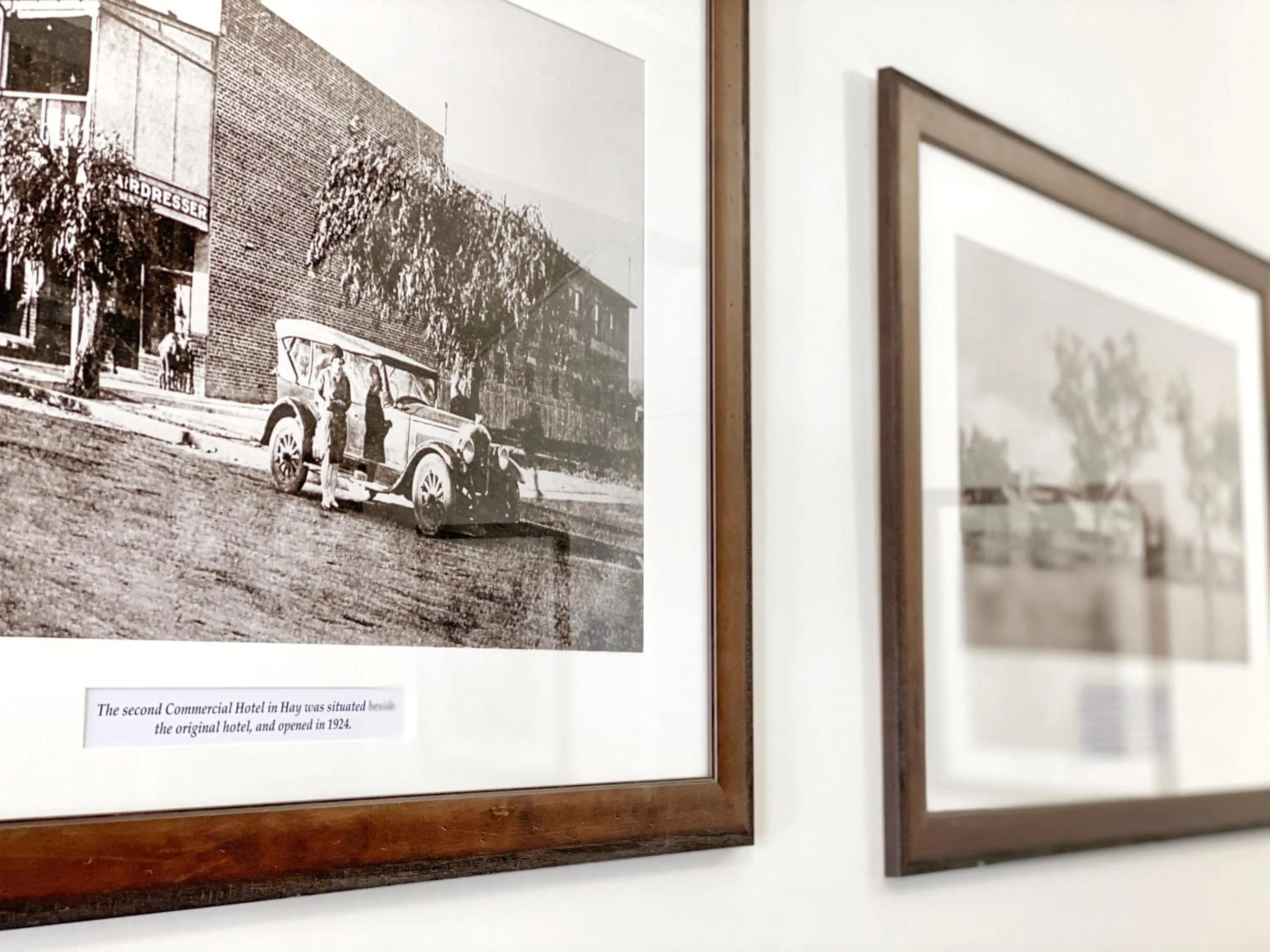 Logo/Certificate/Sign in Commercial Motel