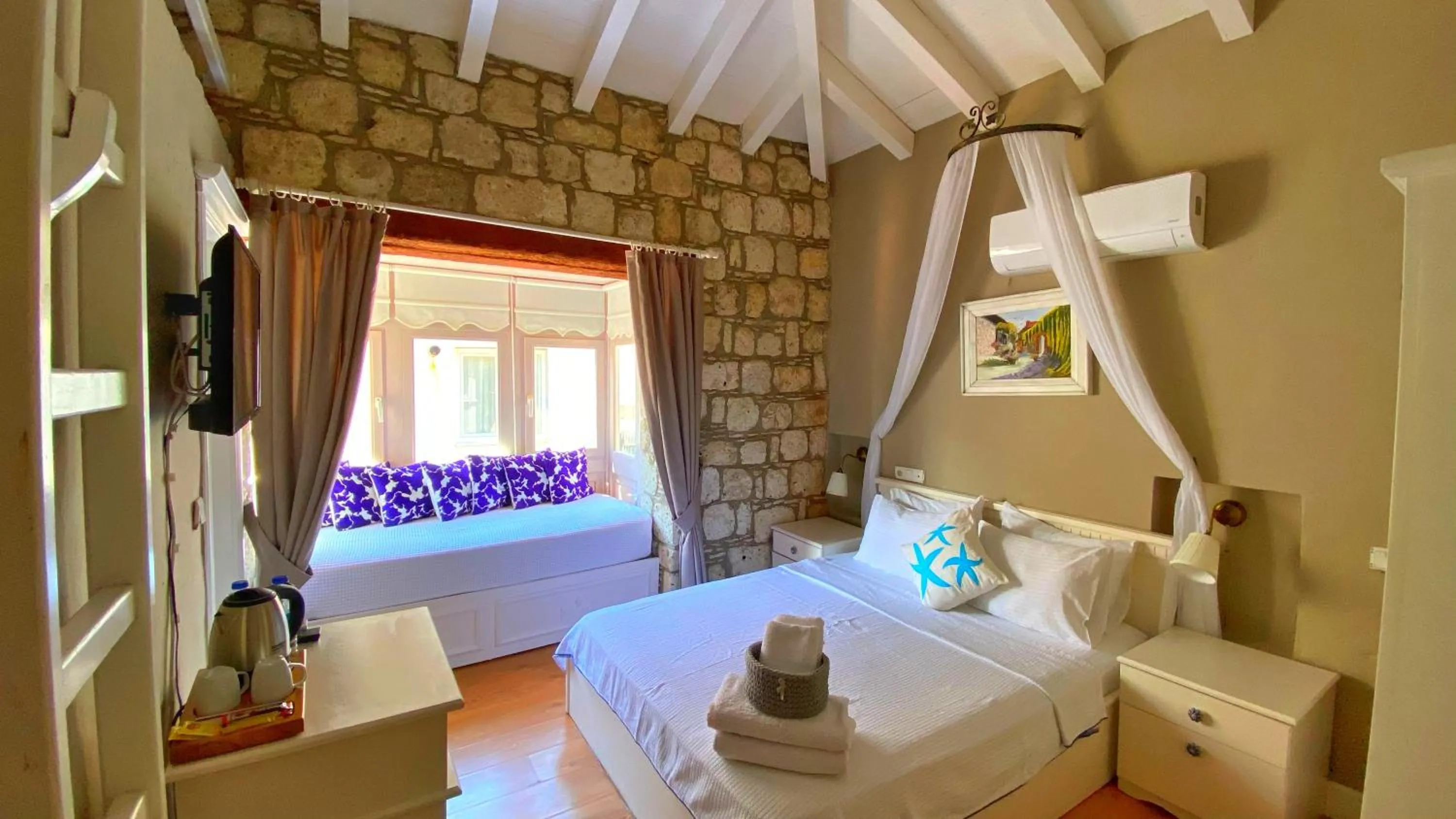 Photo of the whole room, Bed in Maison d'Azur Alaçatı