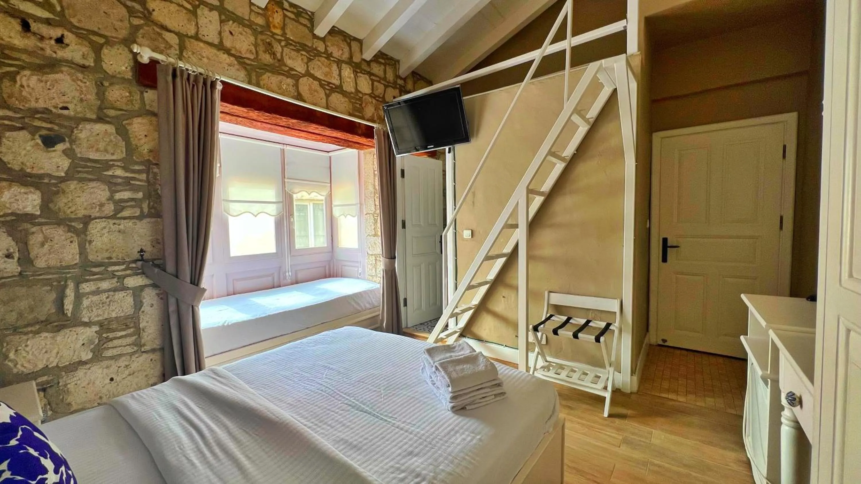 Photo of the whole room, Bed in Maison d'Azur Alaçatı